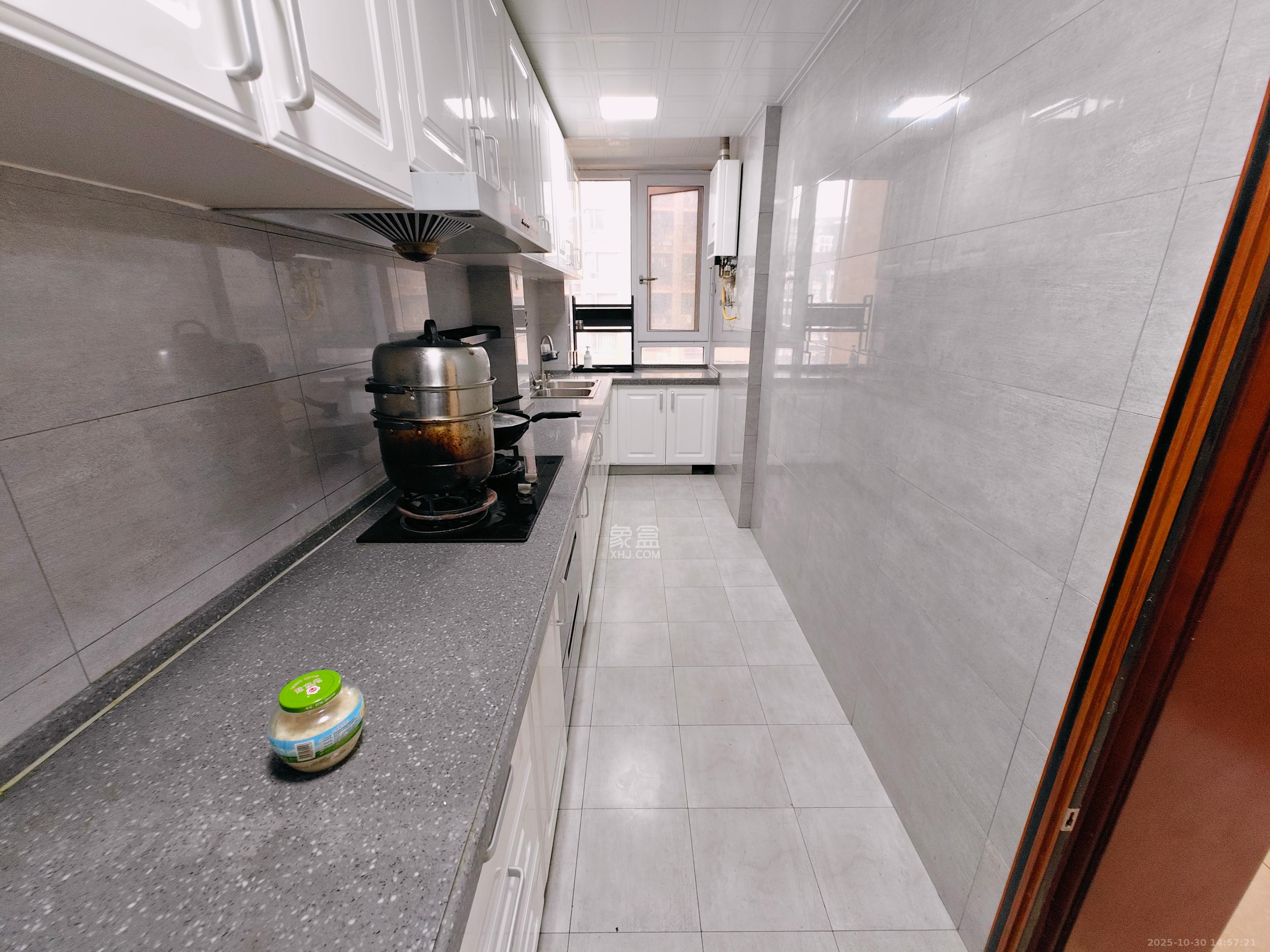 鑫远湘府华城  4室2厅2卫    2900.0元/月 鑫远湘府华城  4室2厅2卫    2900.0元/月室内图