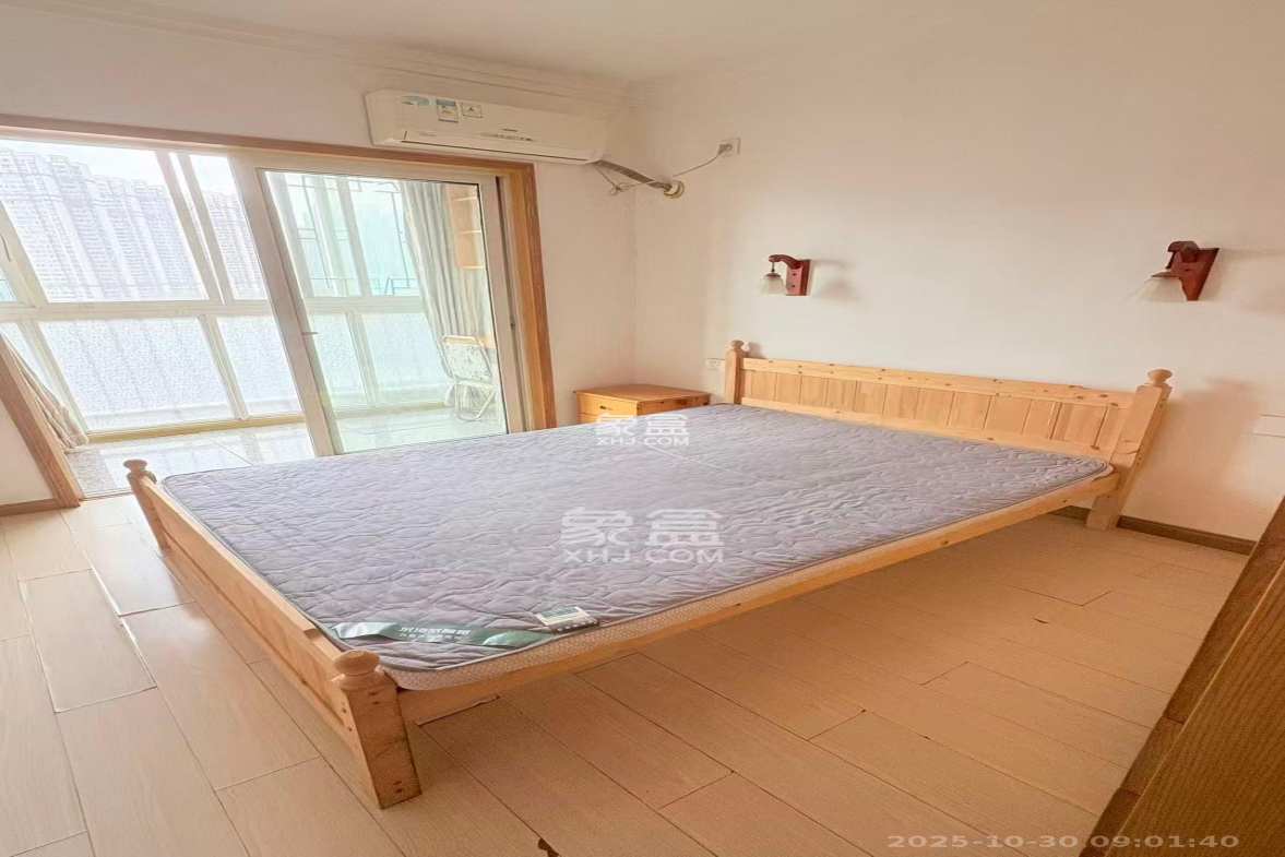 江景阳光  1室0厅0卫    1700.0元/月 江景阳光  1室0厅0卫    1700.0元/月室内图