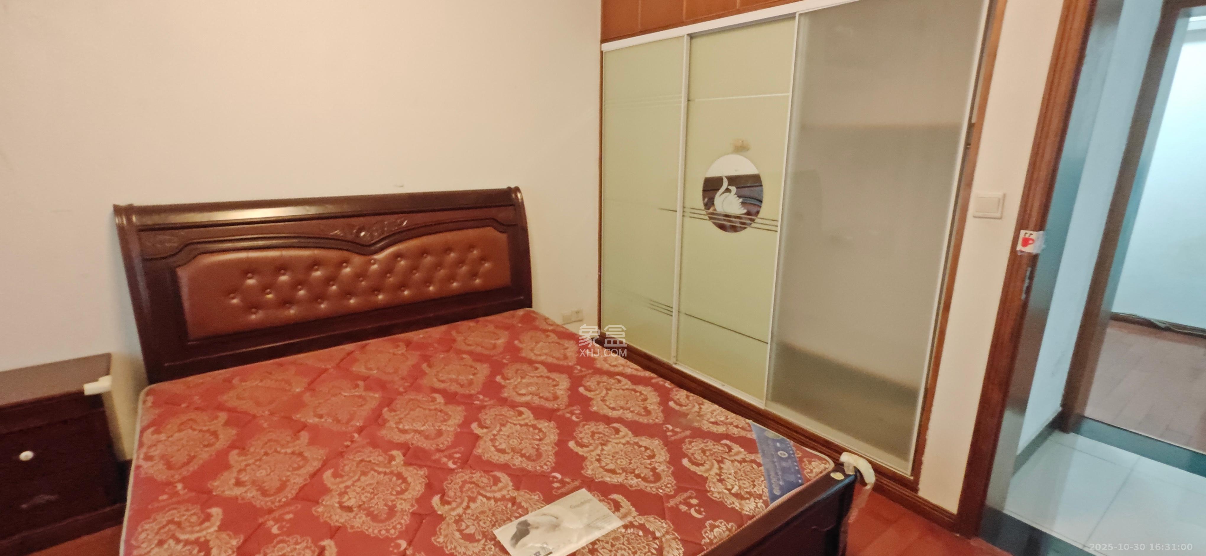 麓谷燕园(燕山公寓)  2室2厅1卫    2000.0元/月 麓谷燕园(燕山公寓)  2室2厅1卫    2000.0元/月室内图