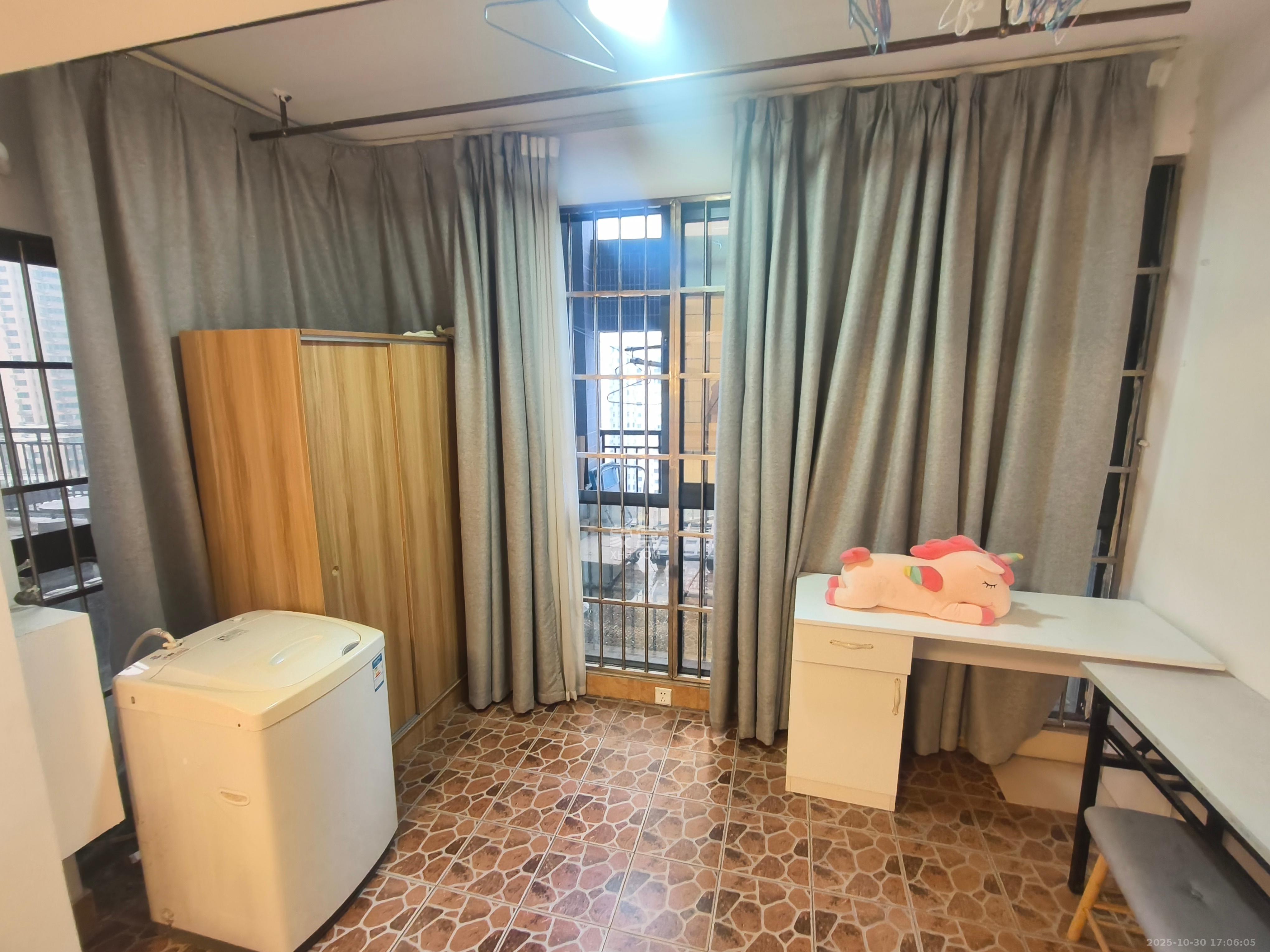 七彩丽都  1室1厅1卫    2000.0元/月室内图