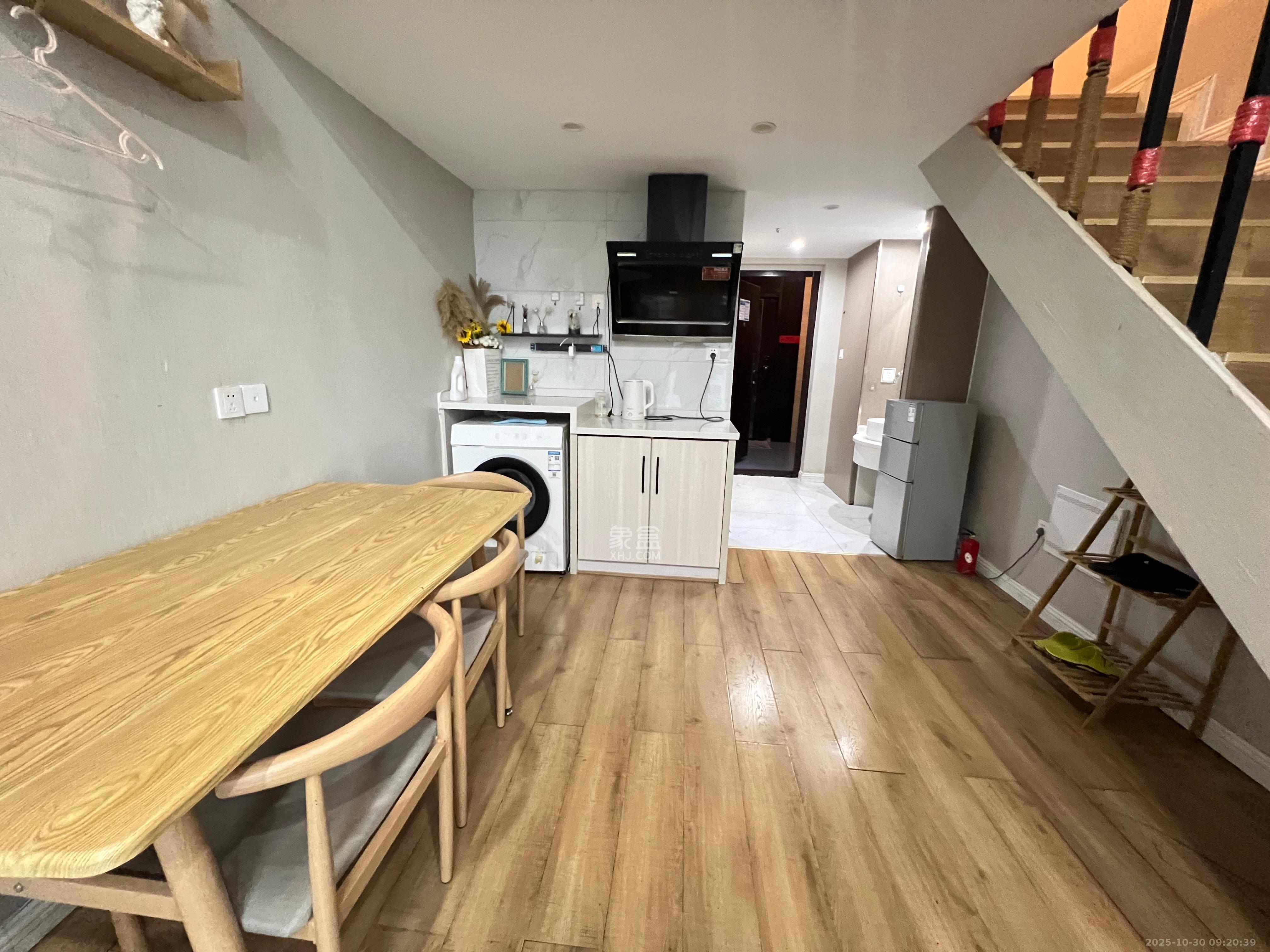 东盈商业广场(华泉城市广场) 1室1厅1卫 2200.0元/月 东盈商业广场(华泉城市广场) 1室1厅1卫 2200.0元/月室内图