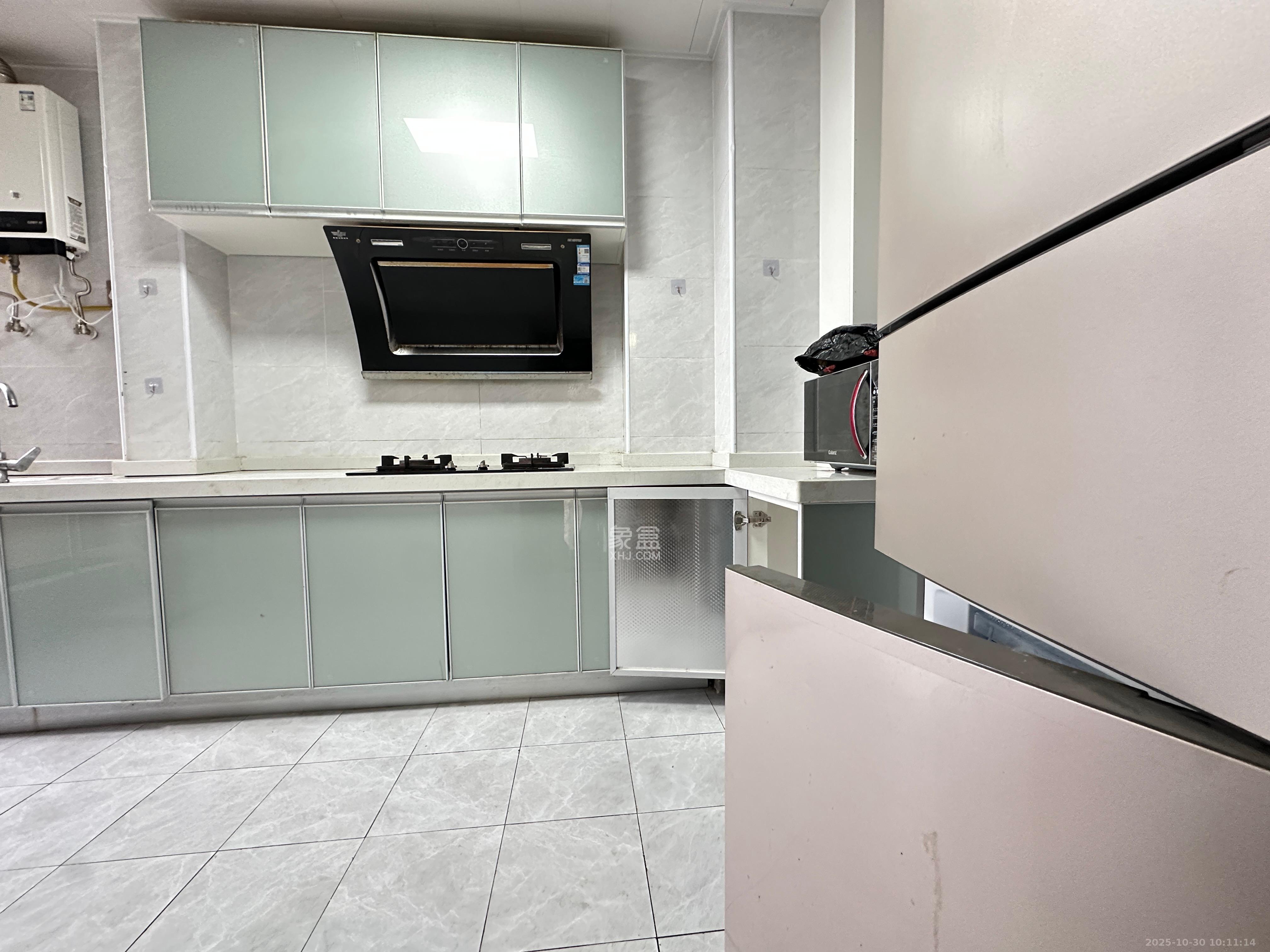 振业城三期  4室2厅2卫    3100.0元/月室内图