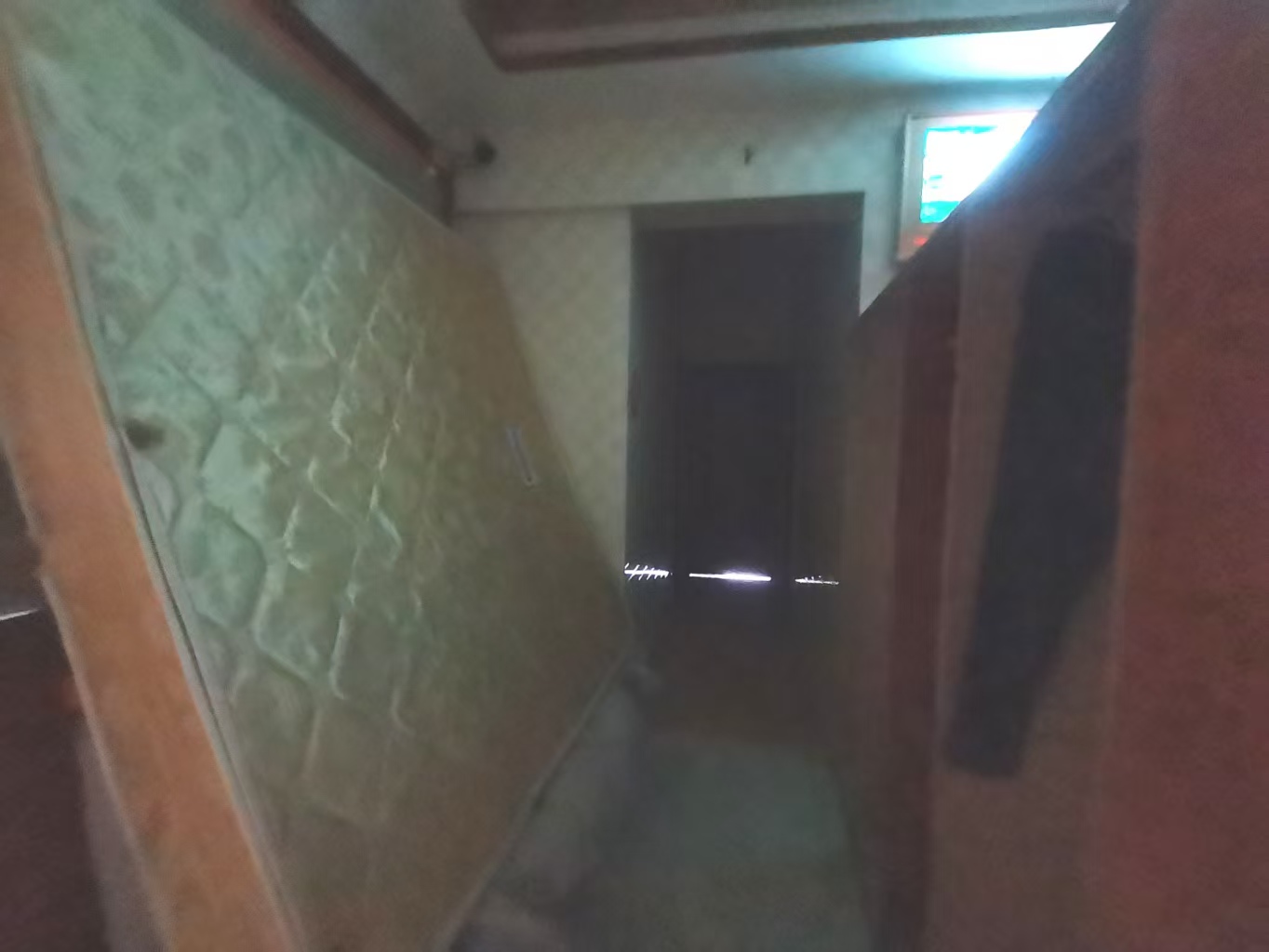 金鹿花园  4室1厅3卫    1500.0元/月室内图