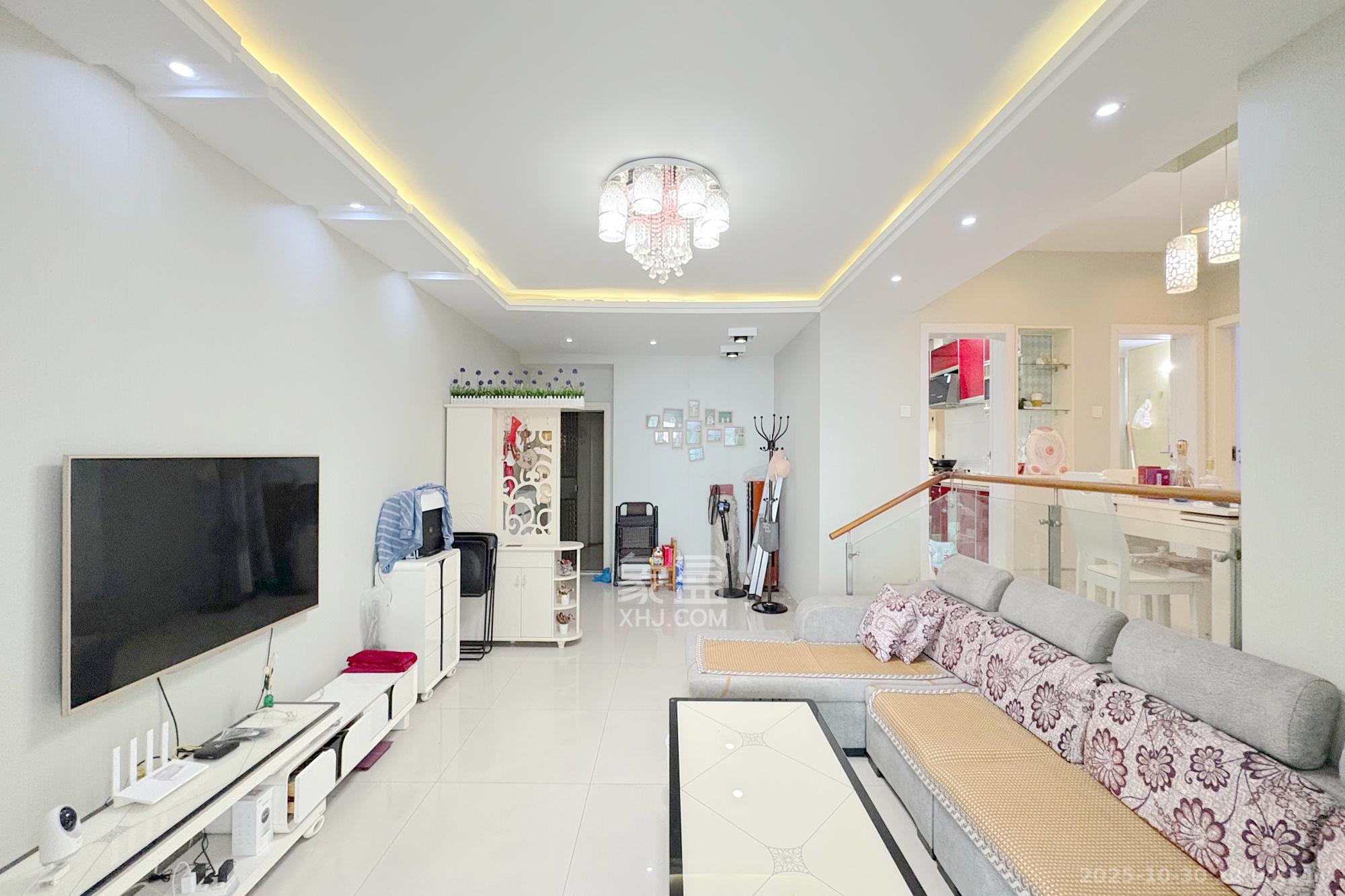 王府花园 4室2厅2卫 225.0万 王府花园 4室2厅2卫 225.0万客厅