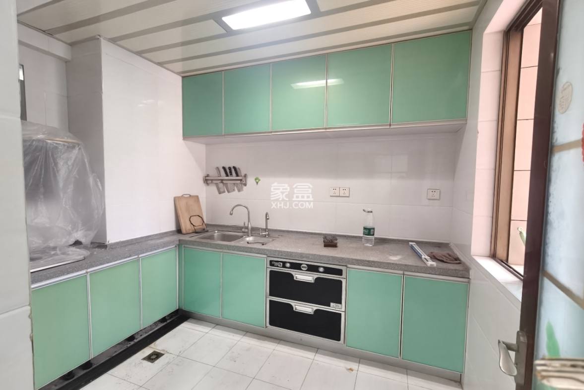 南海绿洲 3室2厅2卫 2900.0元/月 南海绿洲 3室2厅2卫 2900.0元/月室内图