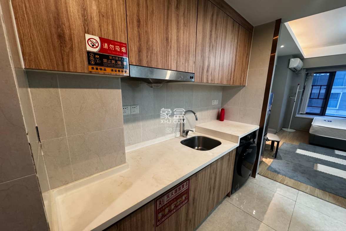 佳兆业云顶都汇 1室1厅1卫 1350.0元/月 佳兆业云顶都汇 1室1厅1卫 1350.0元/月室内图