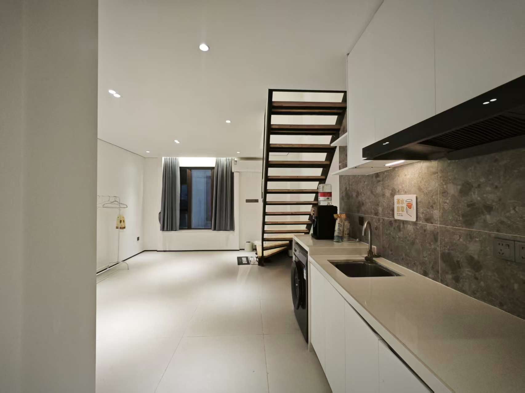 海航豪庭南苑  1室1厅2卫    2600.0元/月室内图