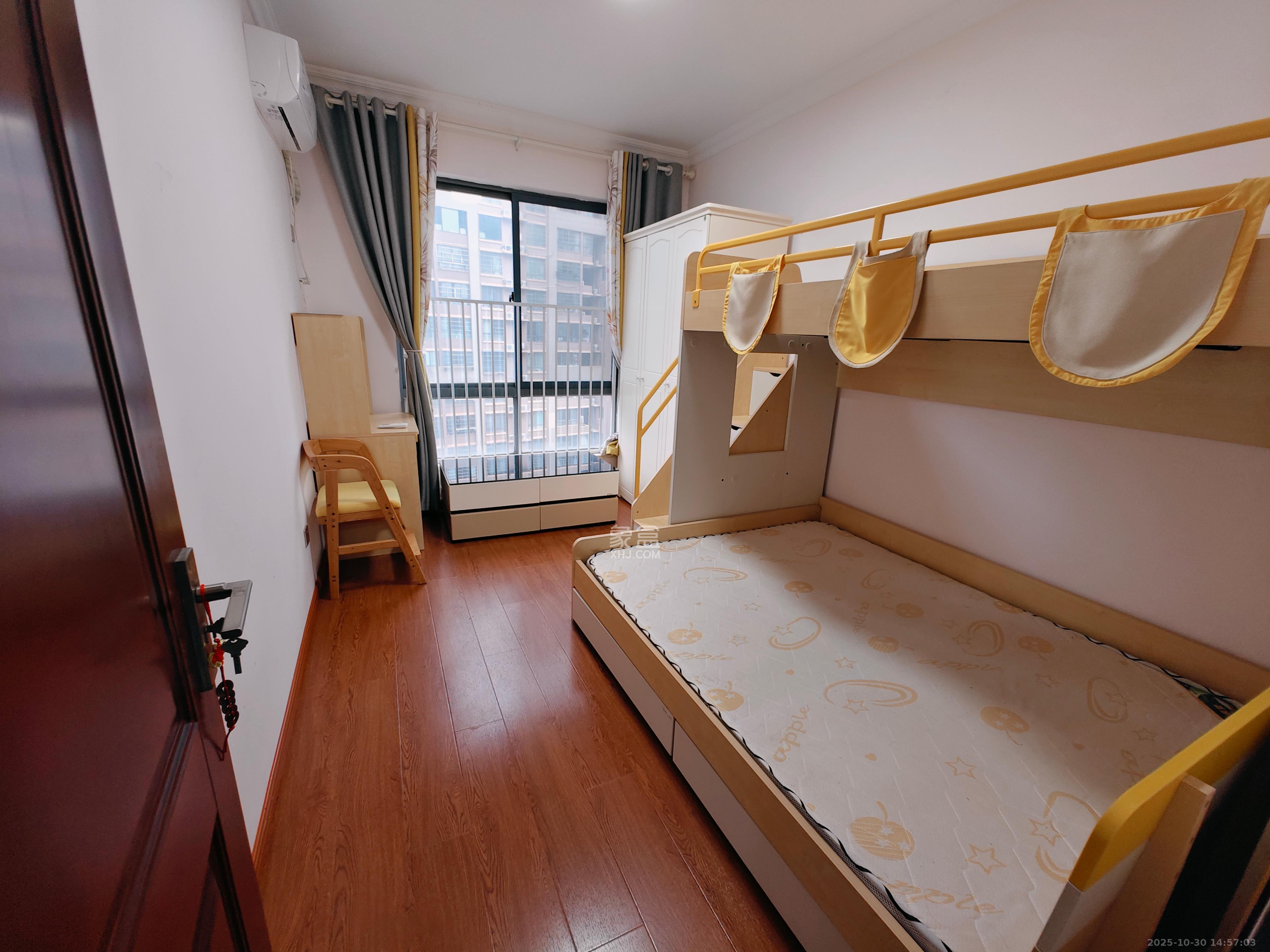 鑫远湘府华城  4室2厅2卫    2900.0元/月 鑫远湘府华城  4室2厅2卫    2900.0元/月室内图