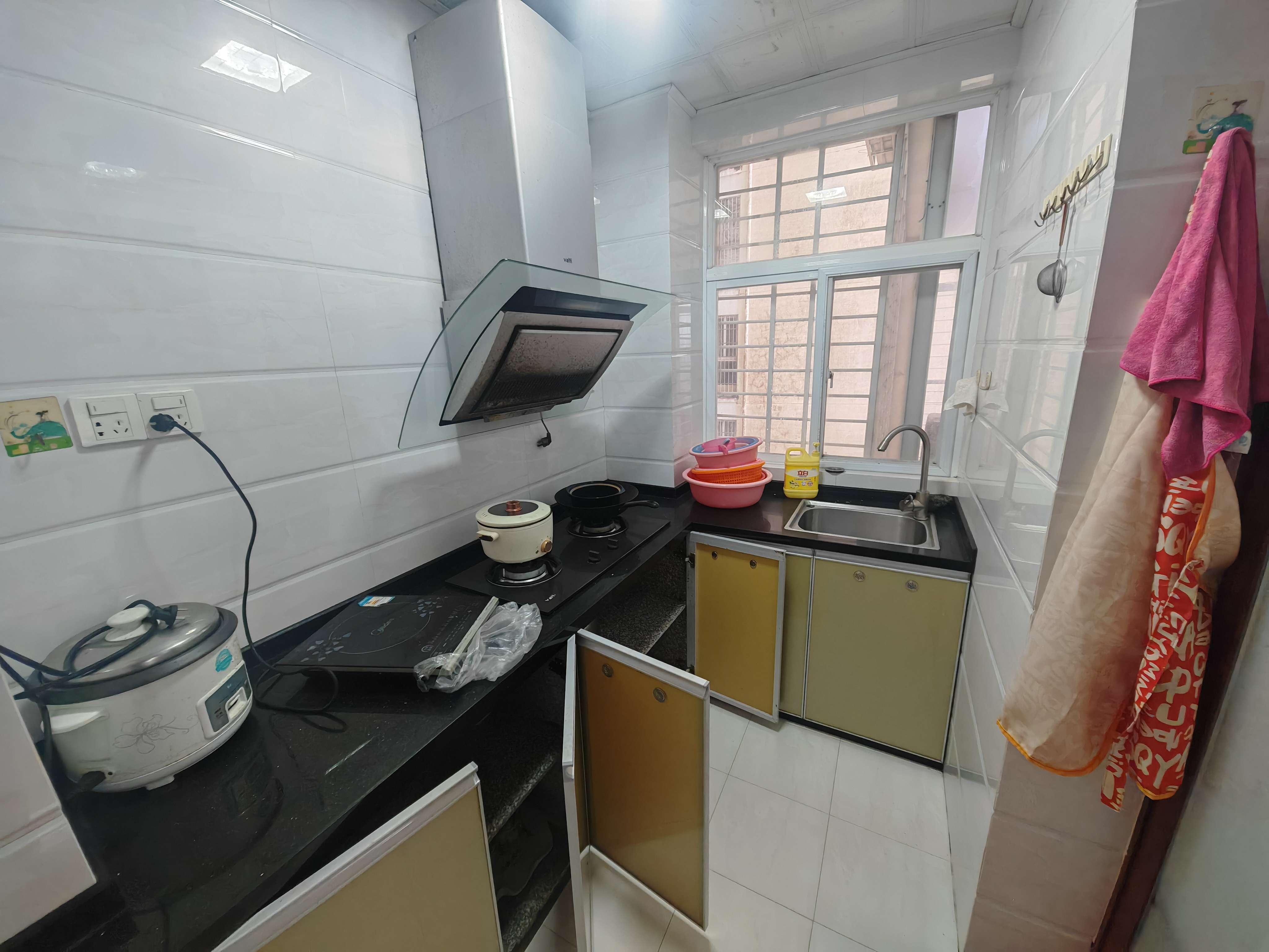 宝泰温泉花园  2室1厅1卫    2400.0元/月室内图