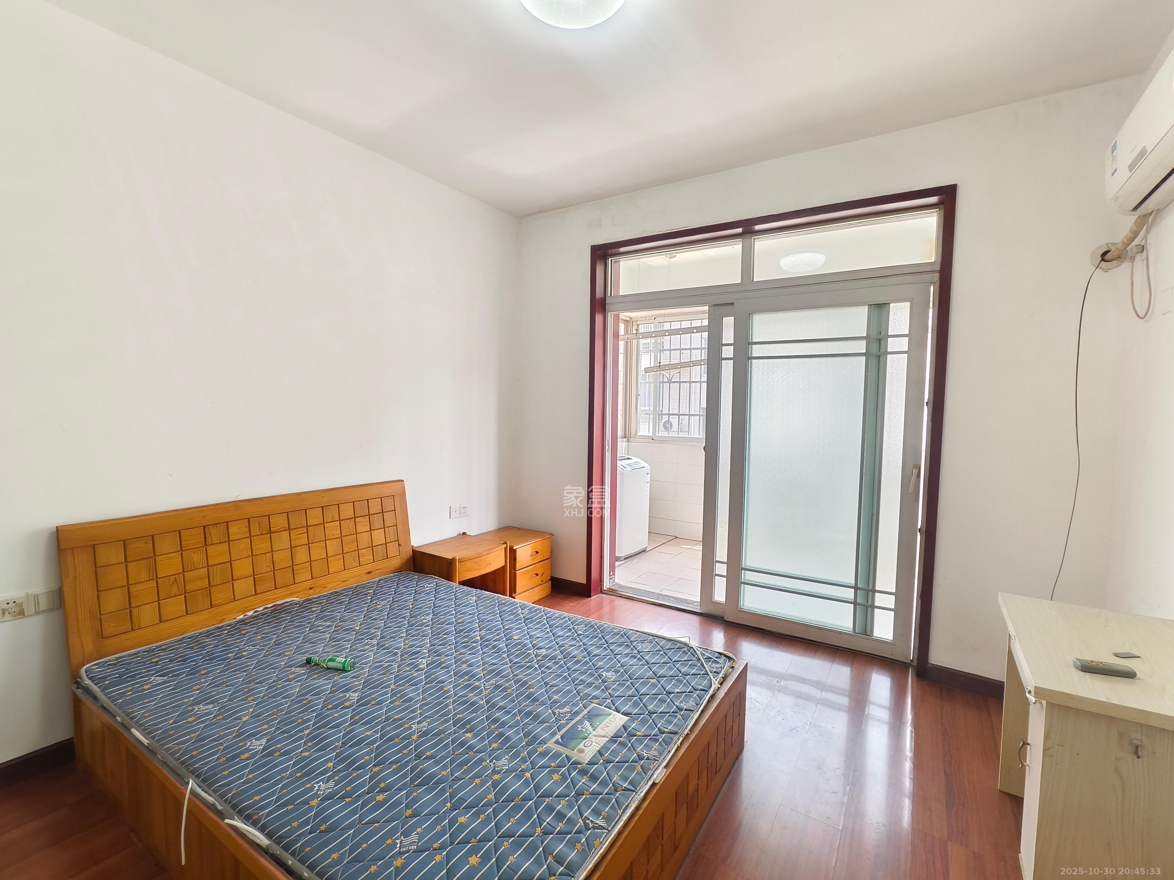 麓谷雅园  3室2厅1卫    1900.0元/月室内图