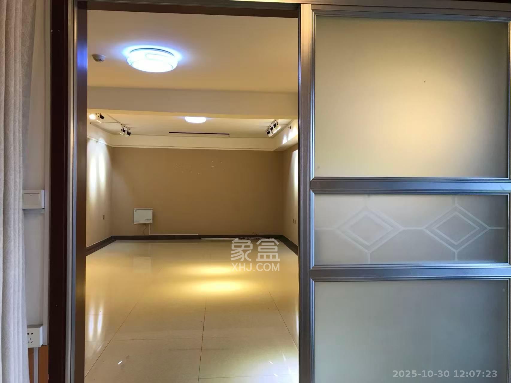 东塘瑞府  1室1厅1卫    1600.0元/月 东塘瑞府  1室1厅1卫    1600.0元/月室内图