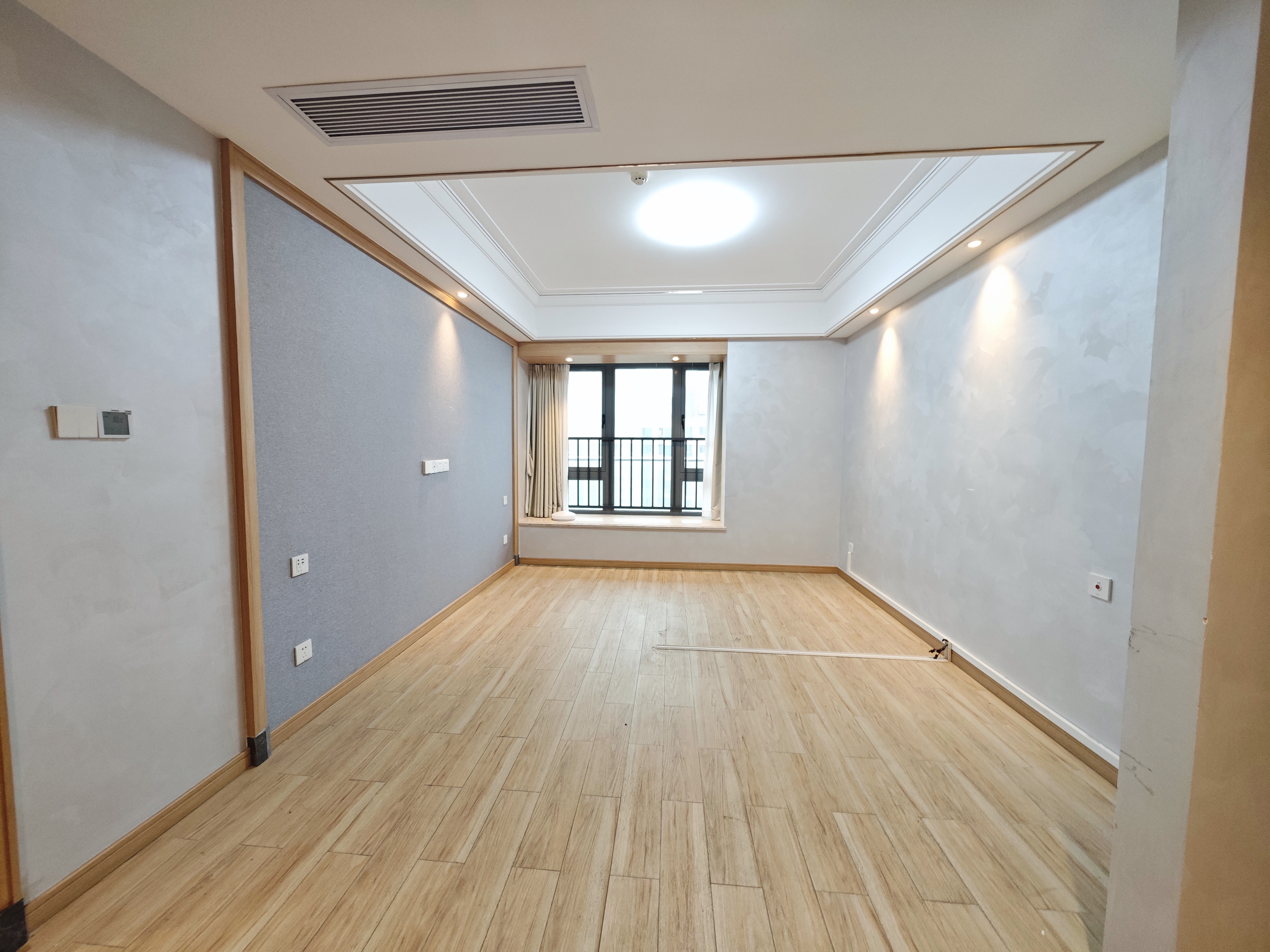 龙兴公馆 3室2厅2卫 7000.0元/月 龙兴公馆 3室2厅2卫 7000.0元/月室内图