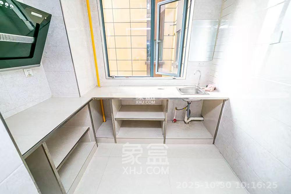 荣盛花语书苑  3室1厅1卫    2600.0元/月 荣盛花语书苑  3室1厅1卫    2600.0元/月室内图