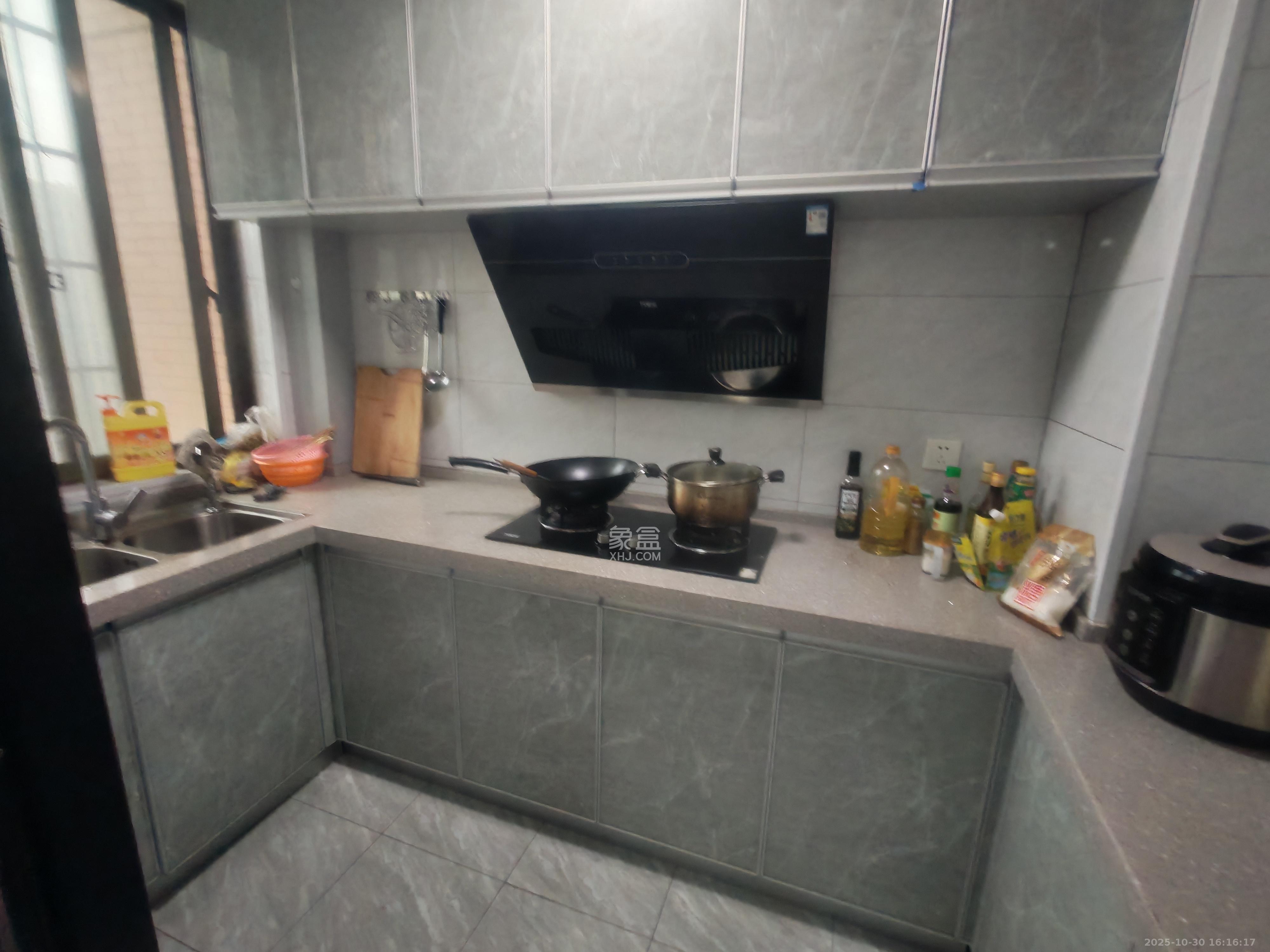 香樟鑫都  3室2厅1卫    3000.0元/月室内图