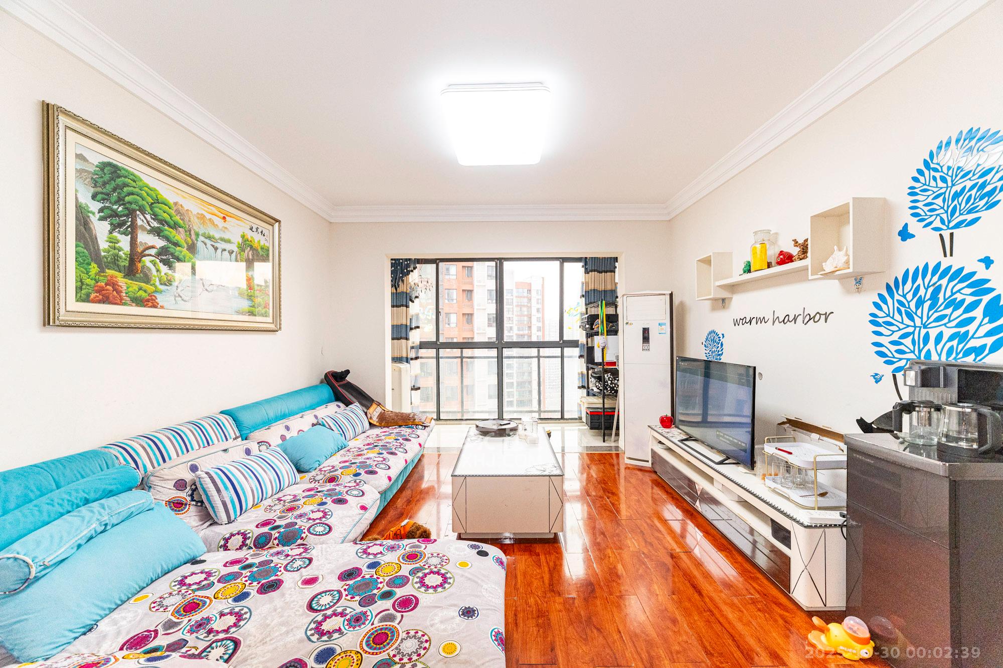 盛地尊域 3室2厅1卫 65.8万 盛地尊域 3室2厅1卫 65.8万客厅