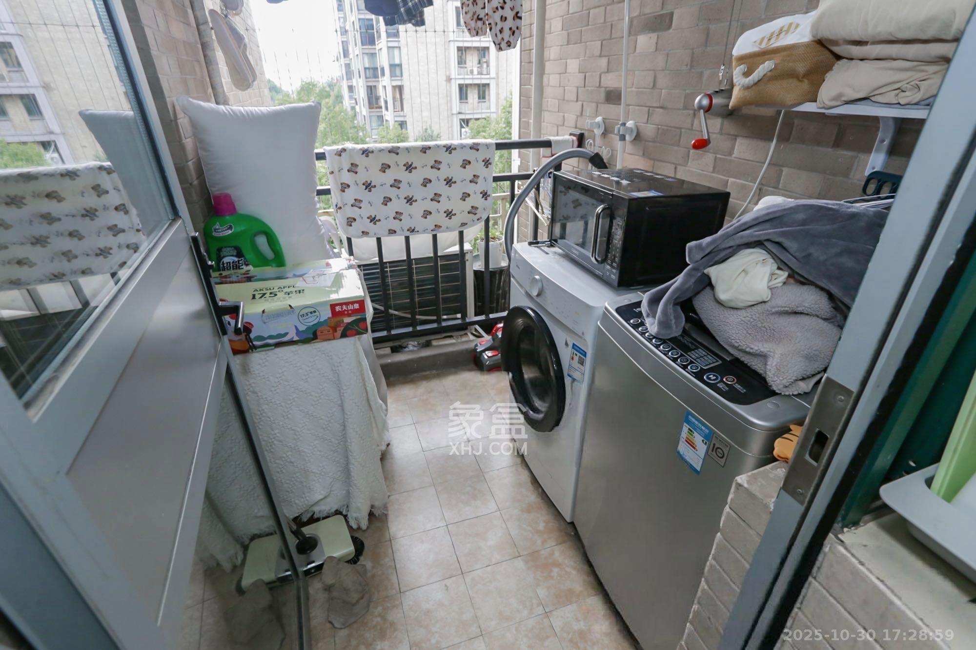 共和世家  3室2厅2卫    3500.0元/月 共和世家  3室2厅2卫    3500.0元/月室内图