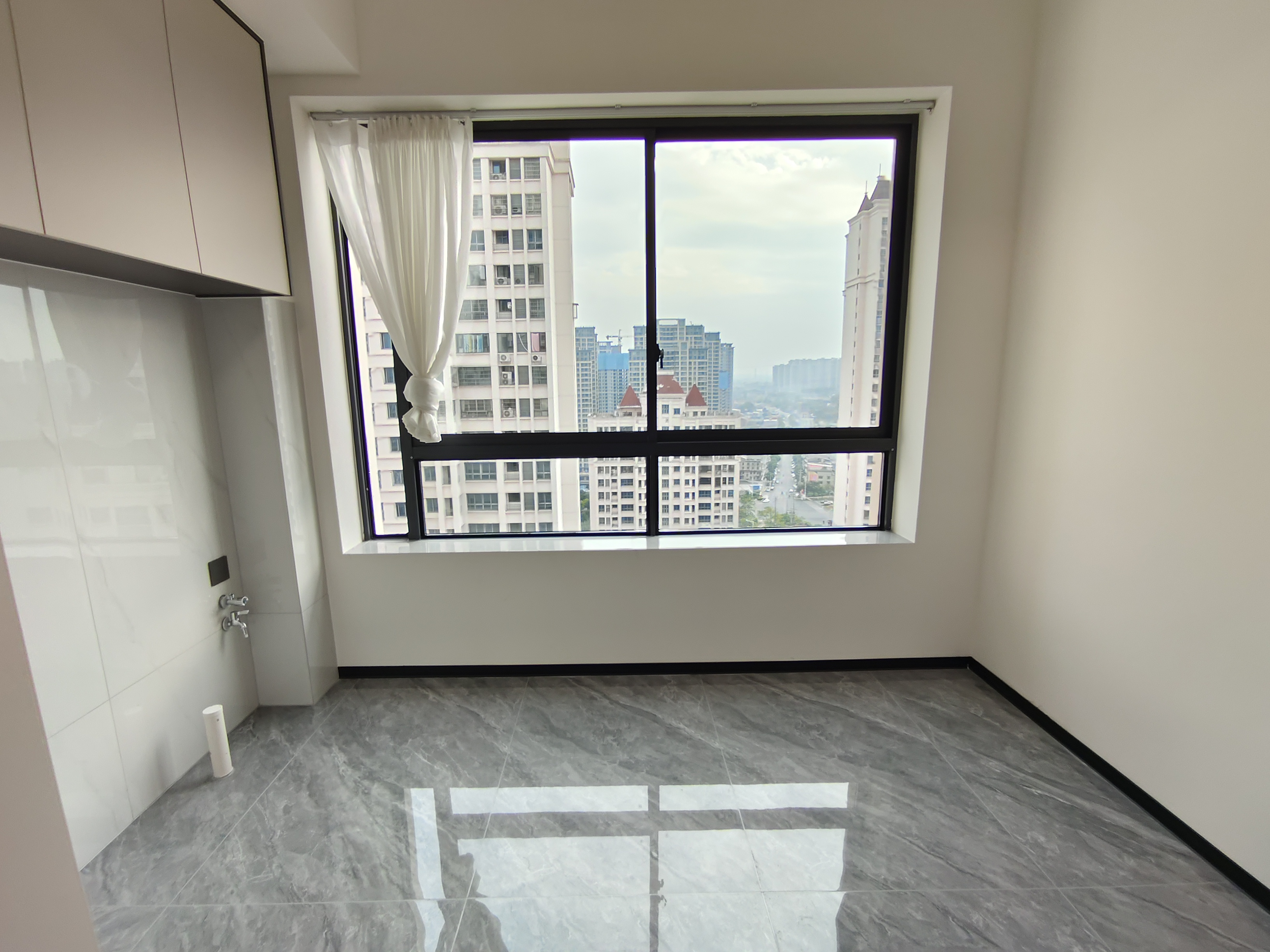 西郡佳园  3室2厅2卫    69.8万 西郡佳园  3室2厅2卫    69.8万室内图