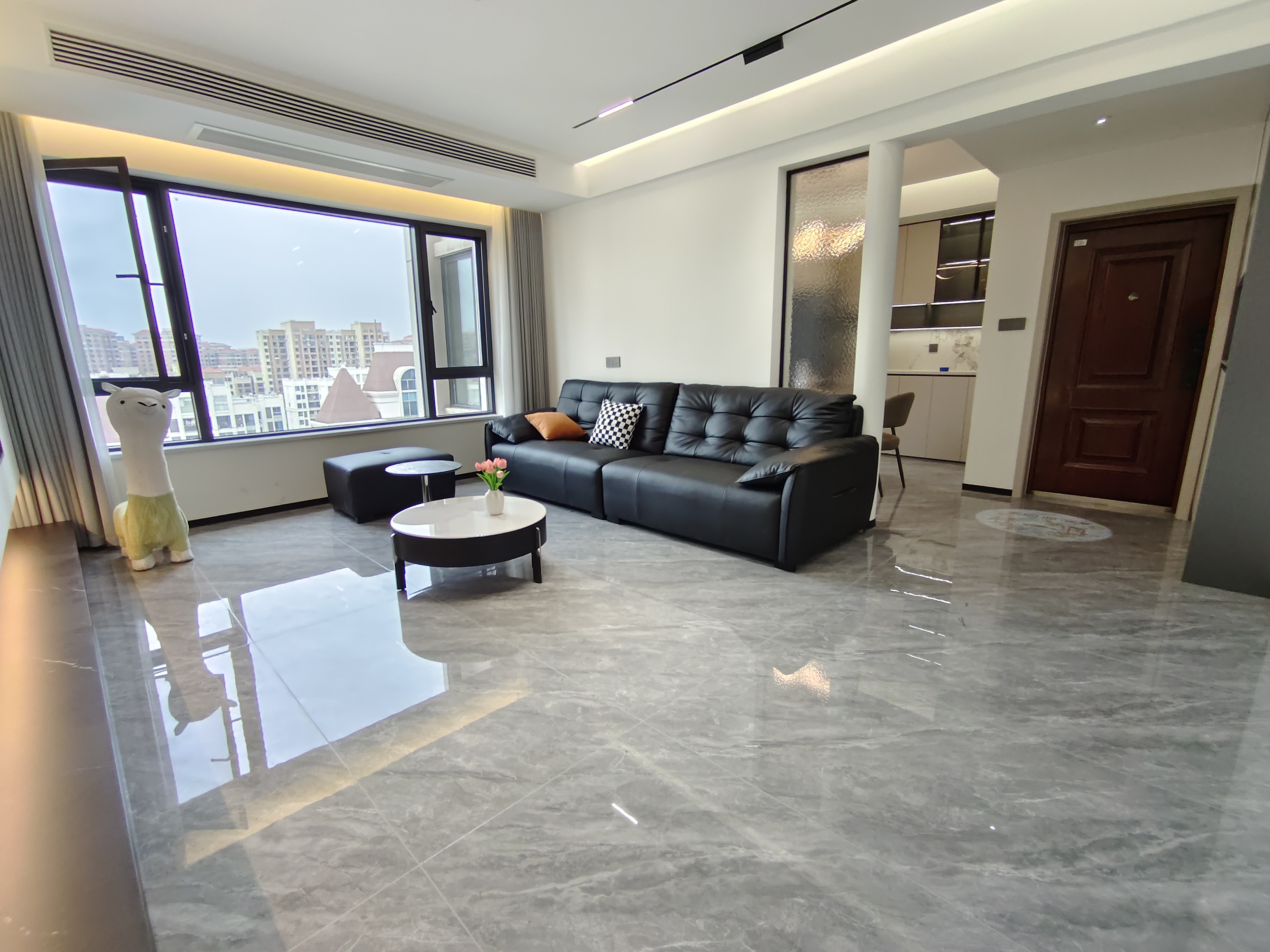 西郡佳园  3室2厅2卫    69.8万 西郡佳园  3室2厅2卫    69.8万室内图