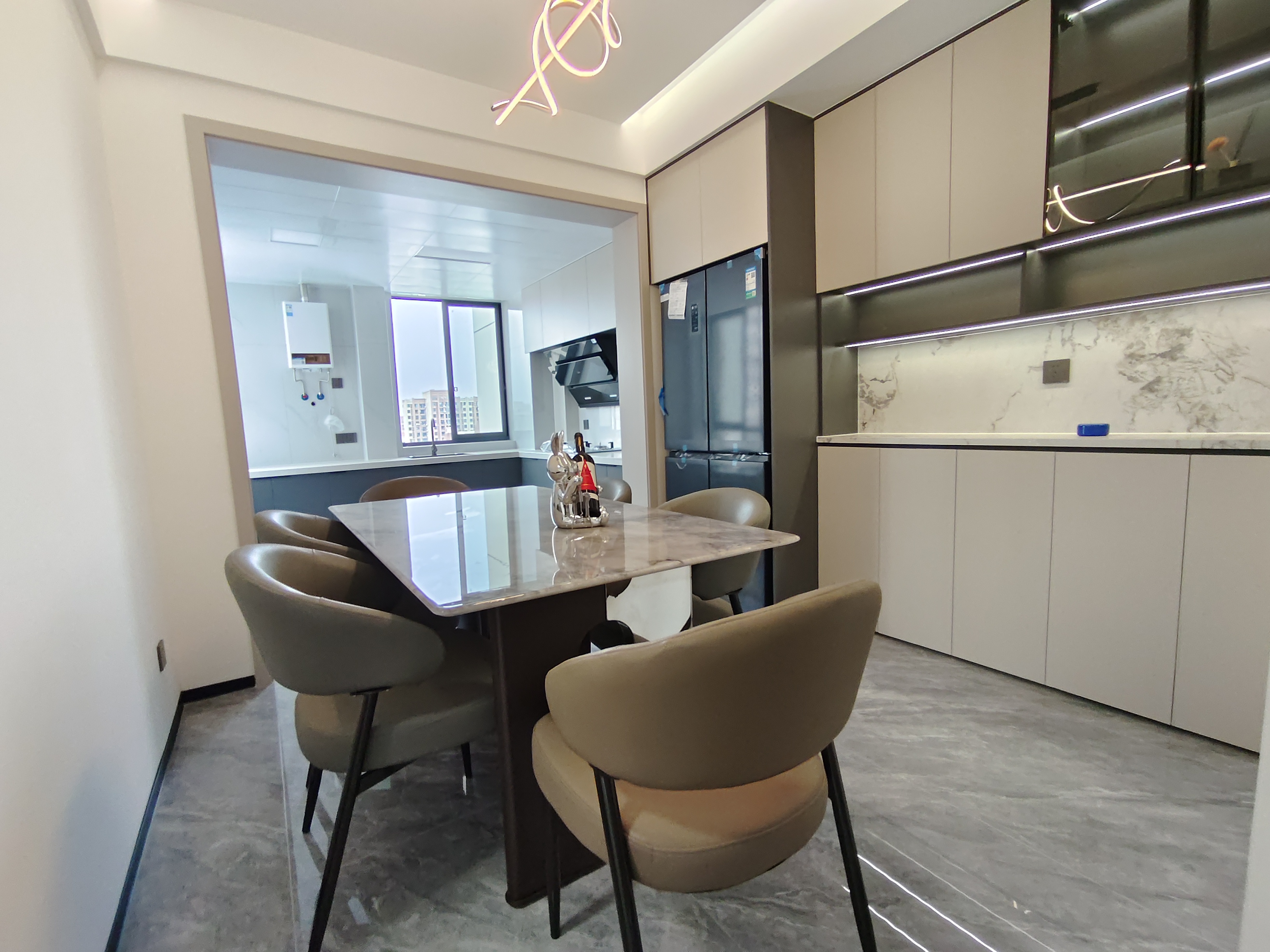 西郡佳园  3室2厅2卫    69.8万 西郡佳园  3室2厅2卫    69.8万室内图