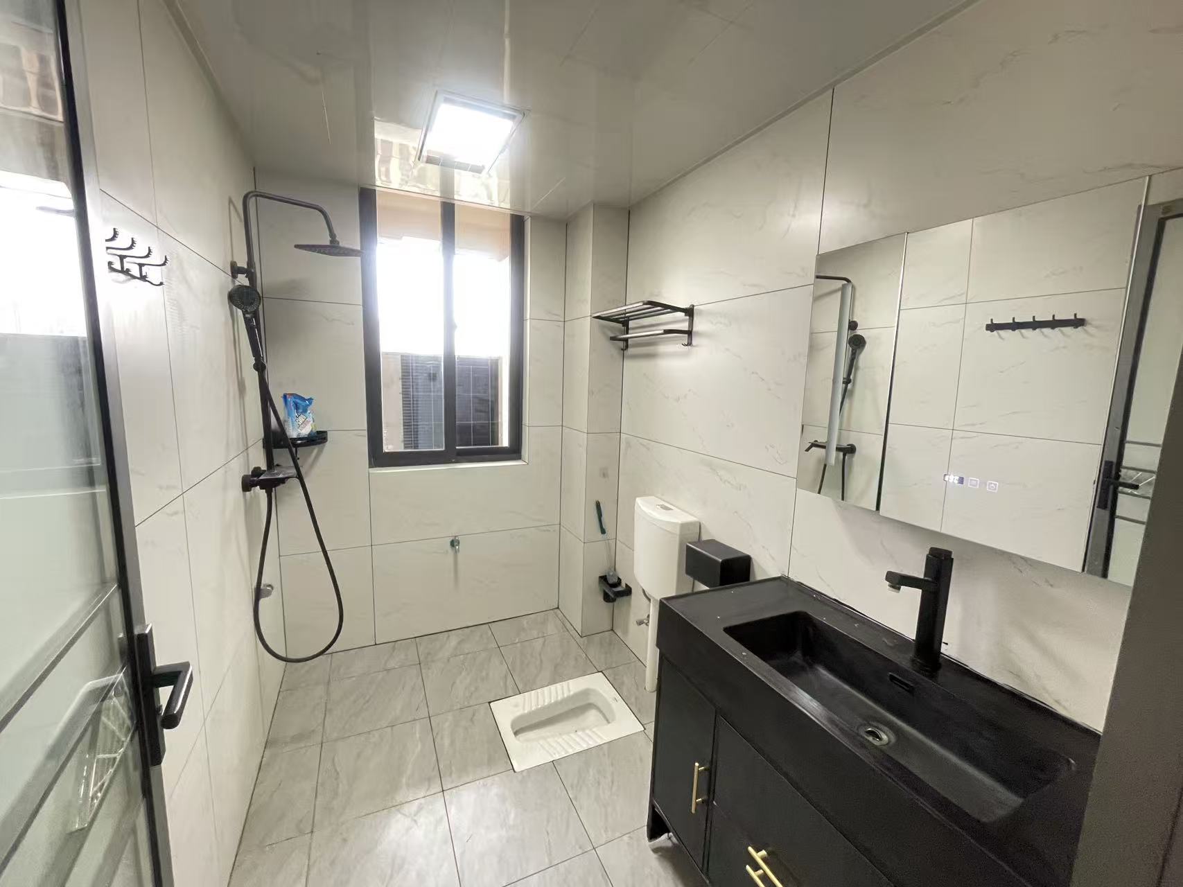 中泰财富湘江  4室2厅2卫    118.0万室内图