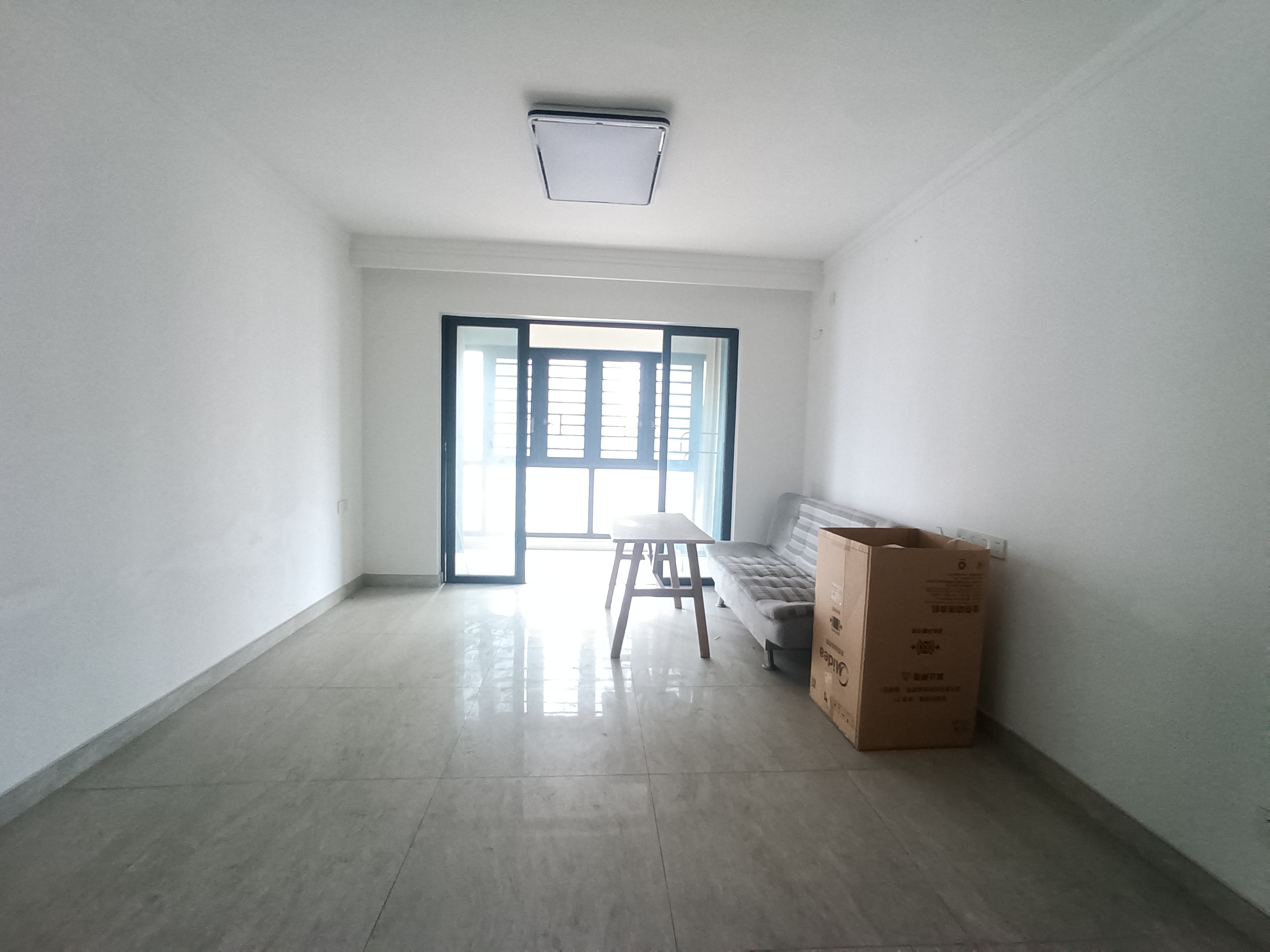 美的翰城  4室2厅2卫    100.0万 美的翰城  4室2厅2卫    100.0万室内图