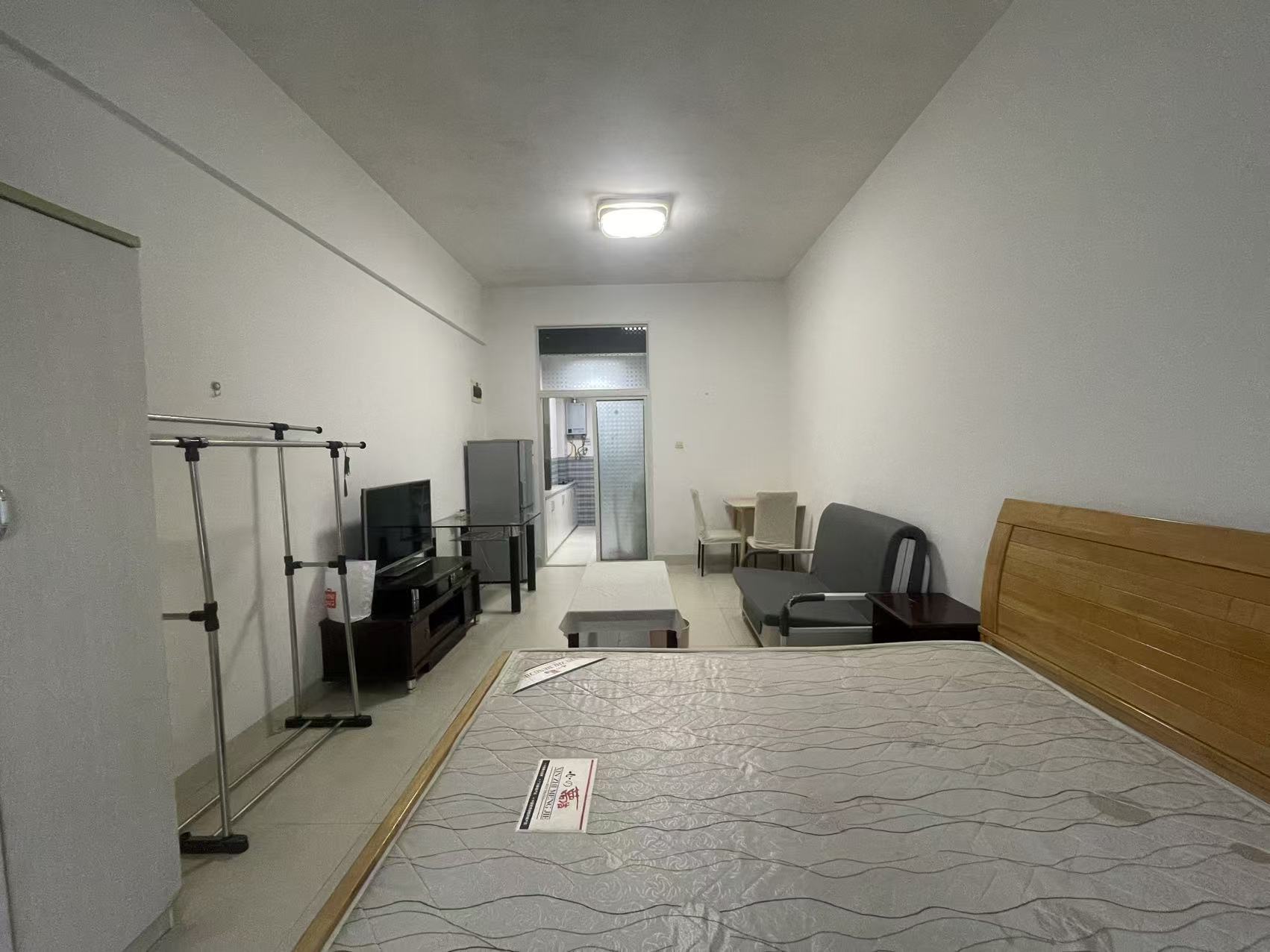 慈善大厦  1室1厅1卫    16.0万 慈善大厦  1室1厅1卫    16.0万室内图