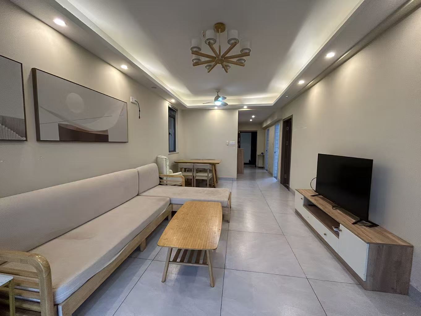 流金岁月-华晨国际  3室2厅1卫    61.8万 流金岁月-华晨国际  3室2厅1卫    61.8万室内图