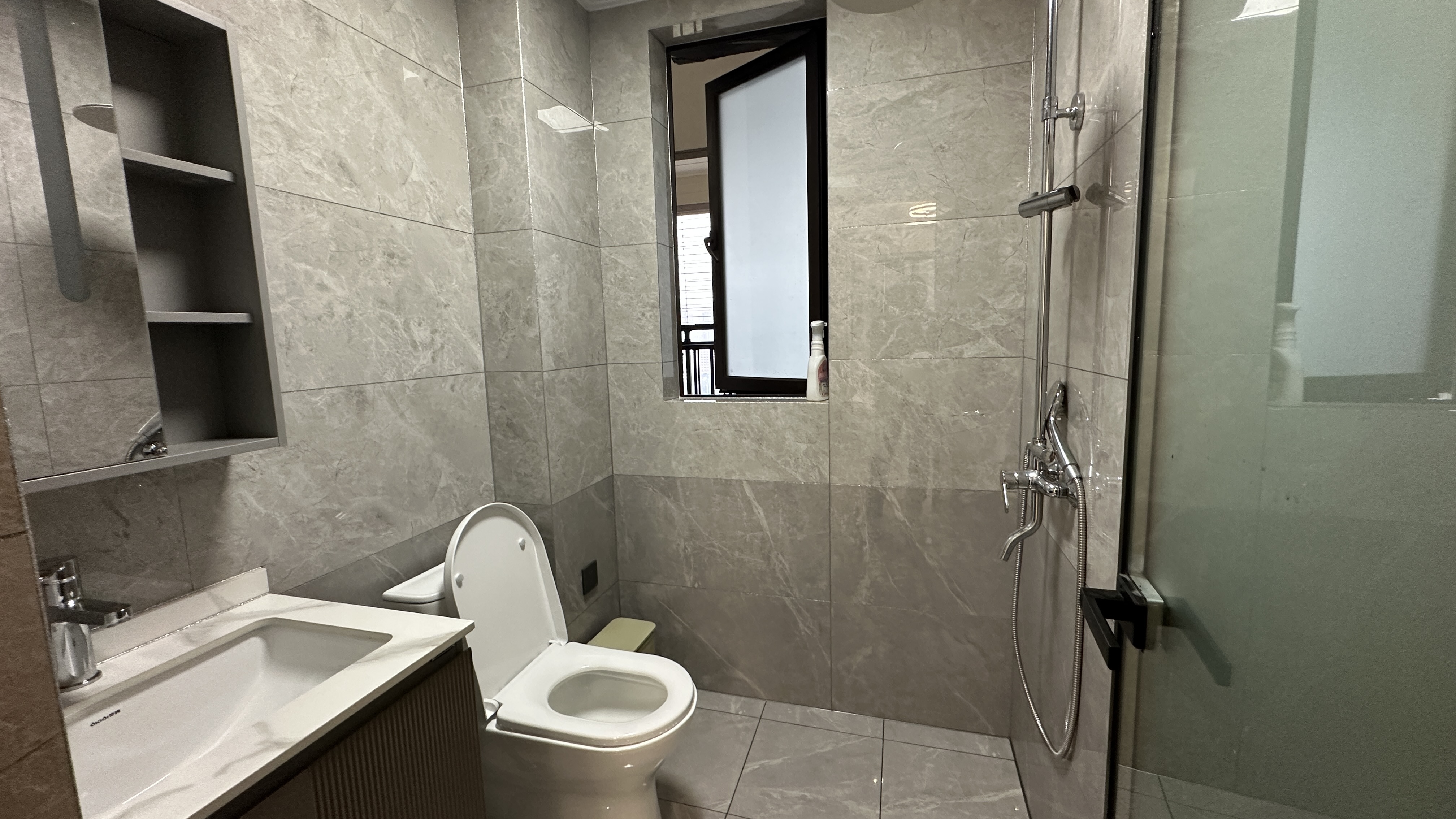 美的铂悦府  3室2厅2卫    63.0万室内图