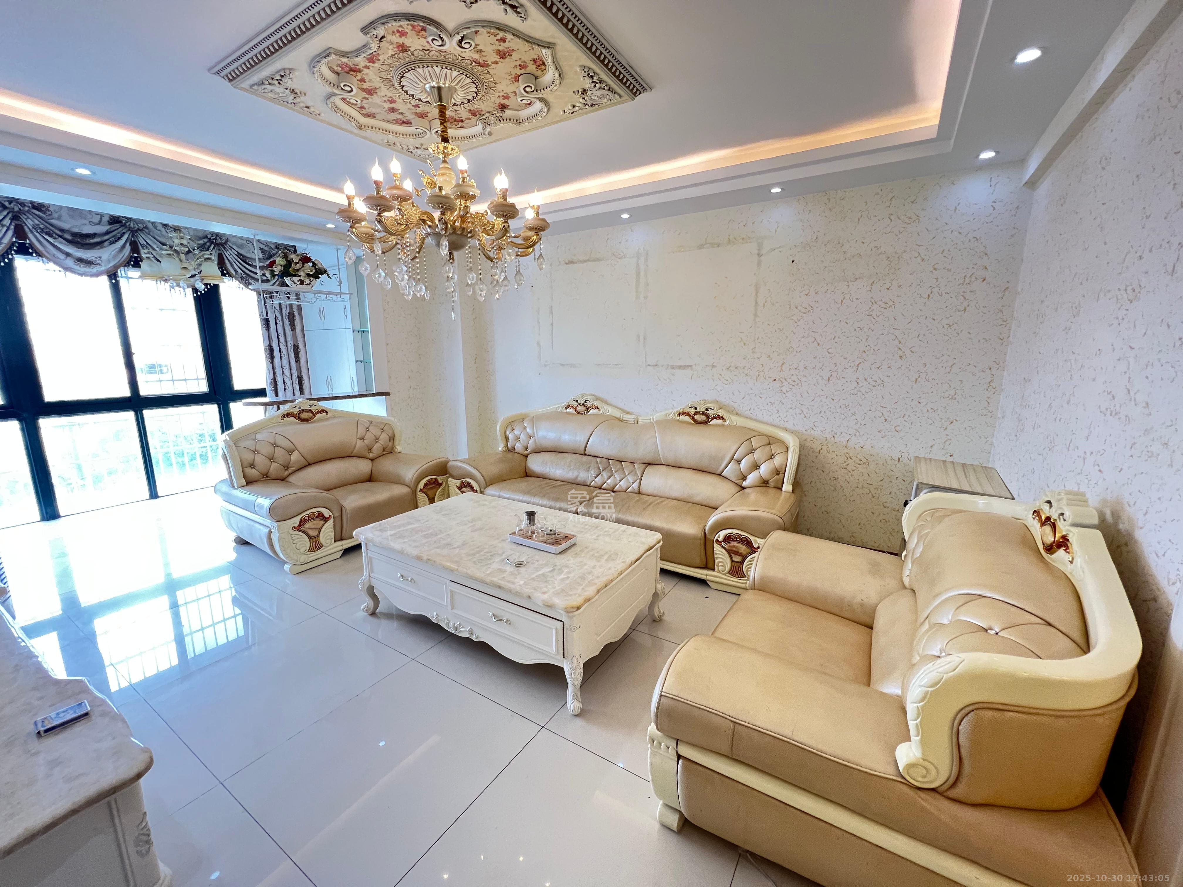 浏阳河畔家园  1室0厅0卫    2600.0元/月 浏阳河畔家园  1室0厅0卫    2600.0元/月室内图1