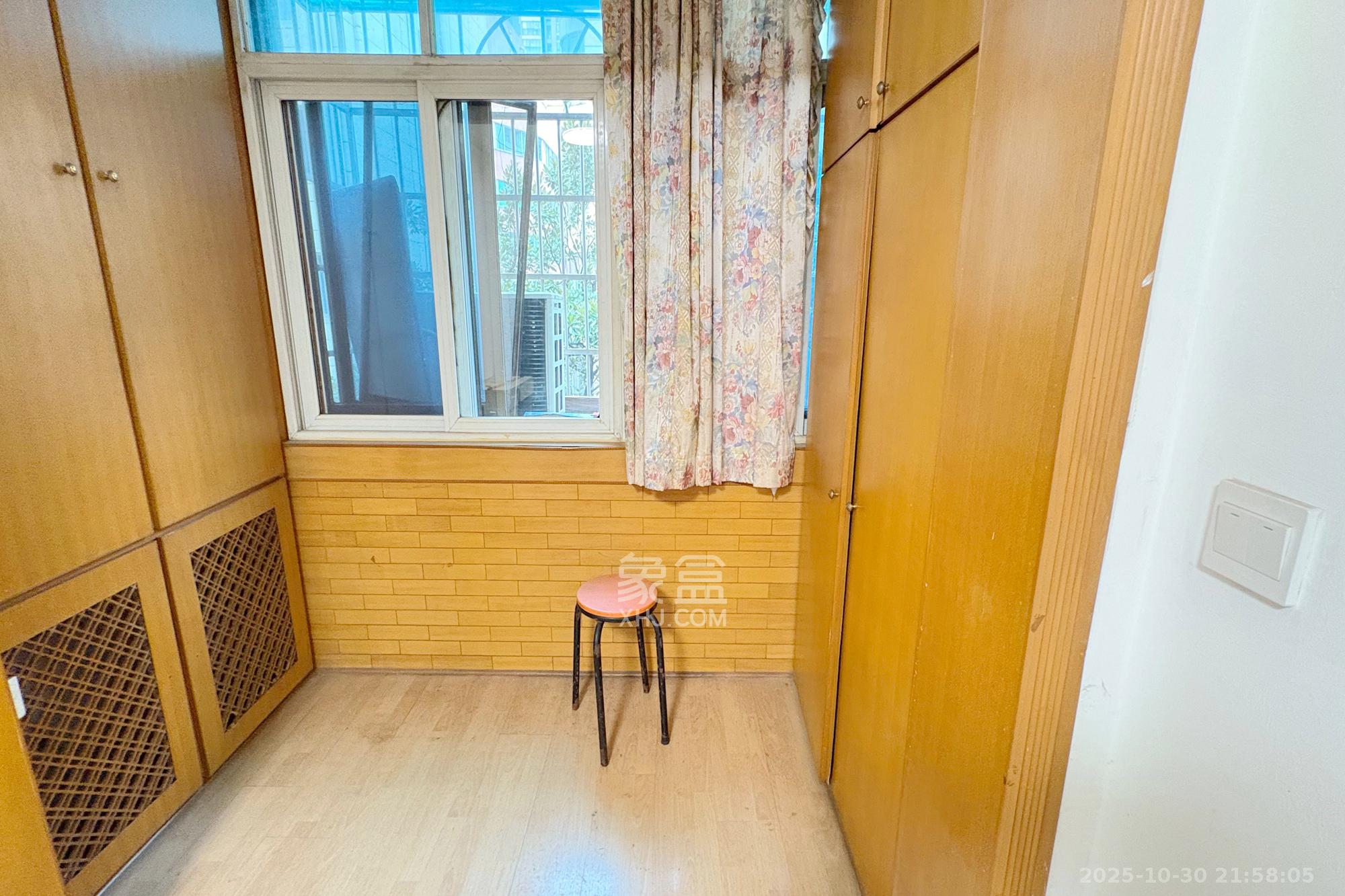 审计署宿舍  2室1厅1卫    59.8万阳台