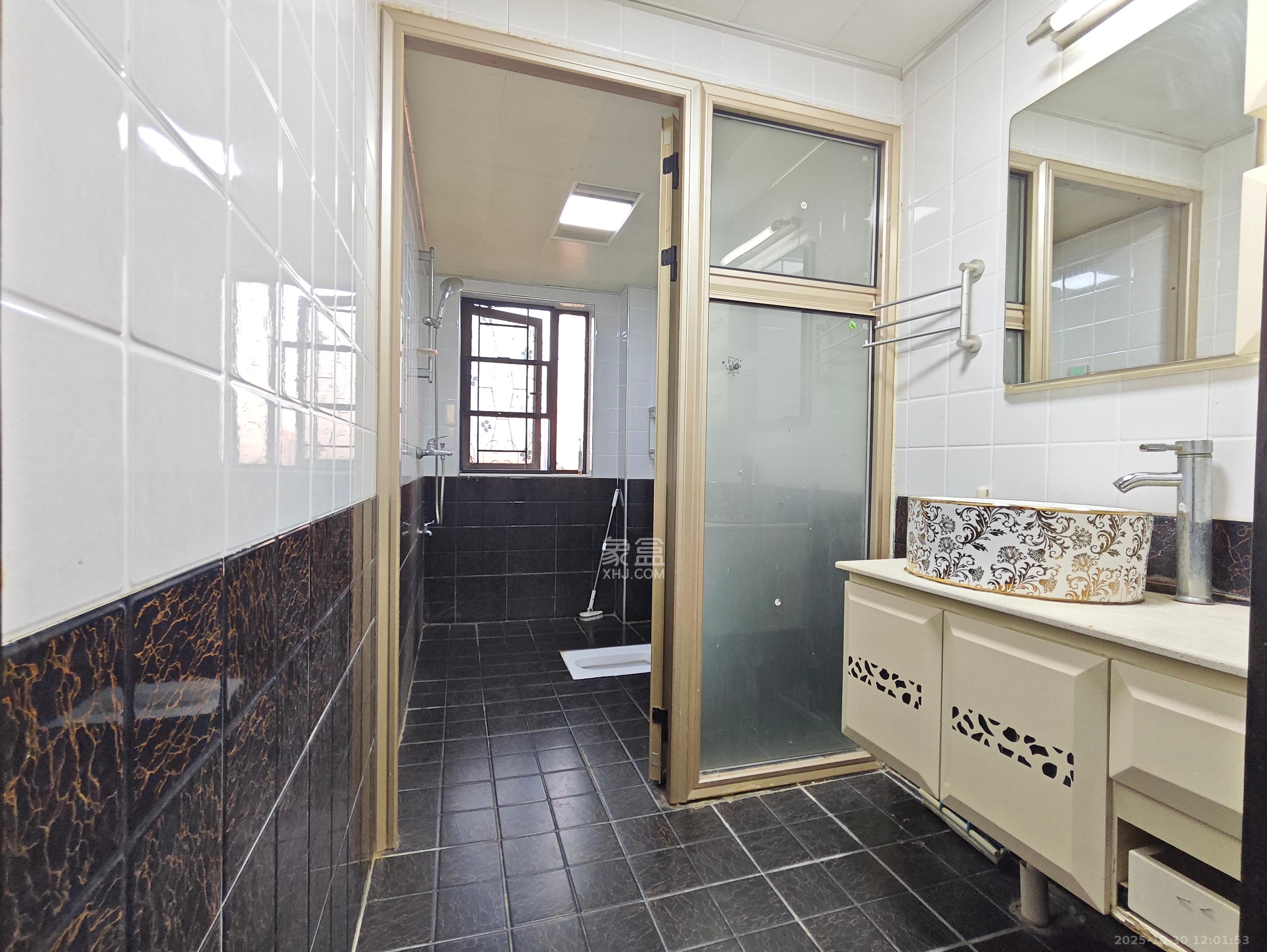 长大卧琥  3室2厅2卫    2800.0元/月室内图