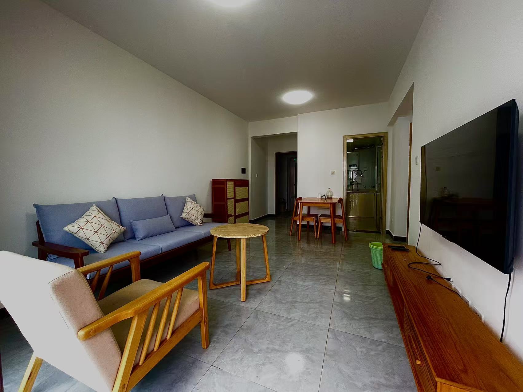 坡博家园四区  2室1厅1卫    2400.0元/月 坡博家园四区  2室1厅1卫    2400.0元/月室内图