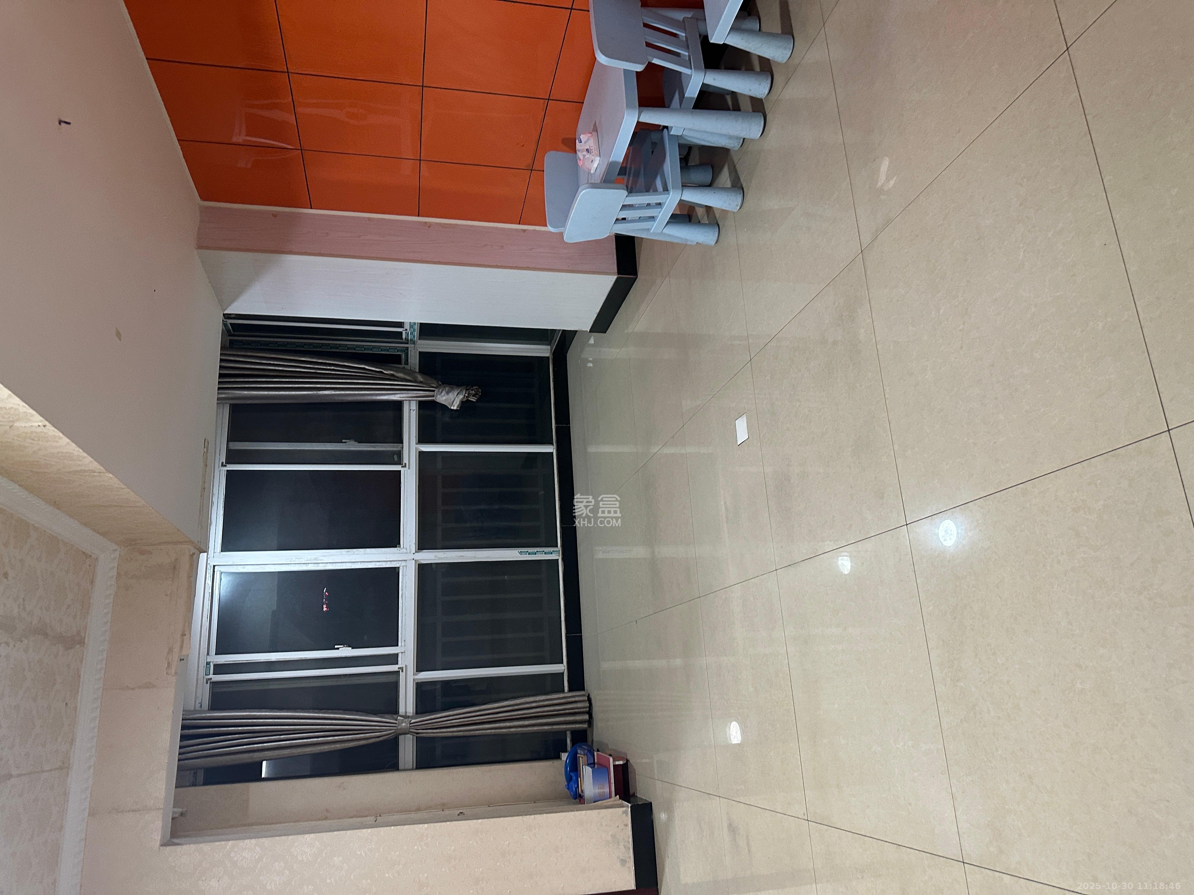 麓景裕园  4室2厅1卫    2600.0元/月室内图