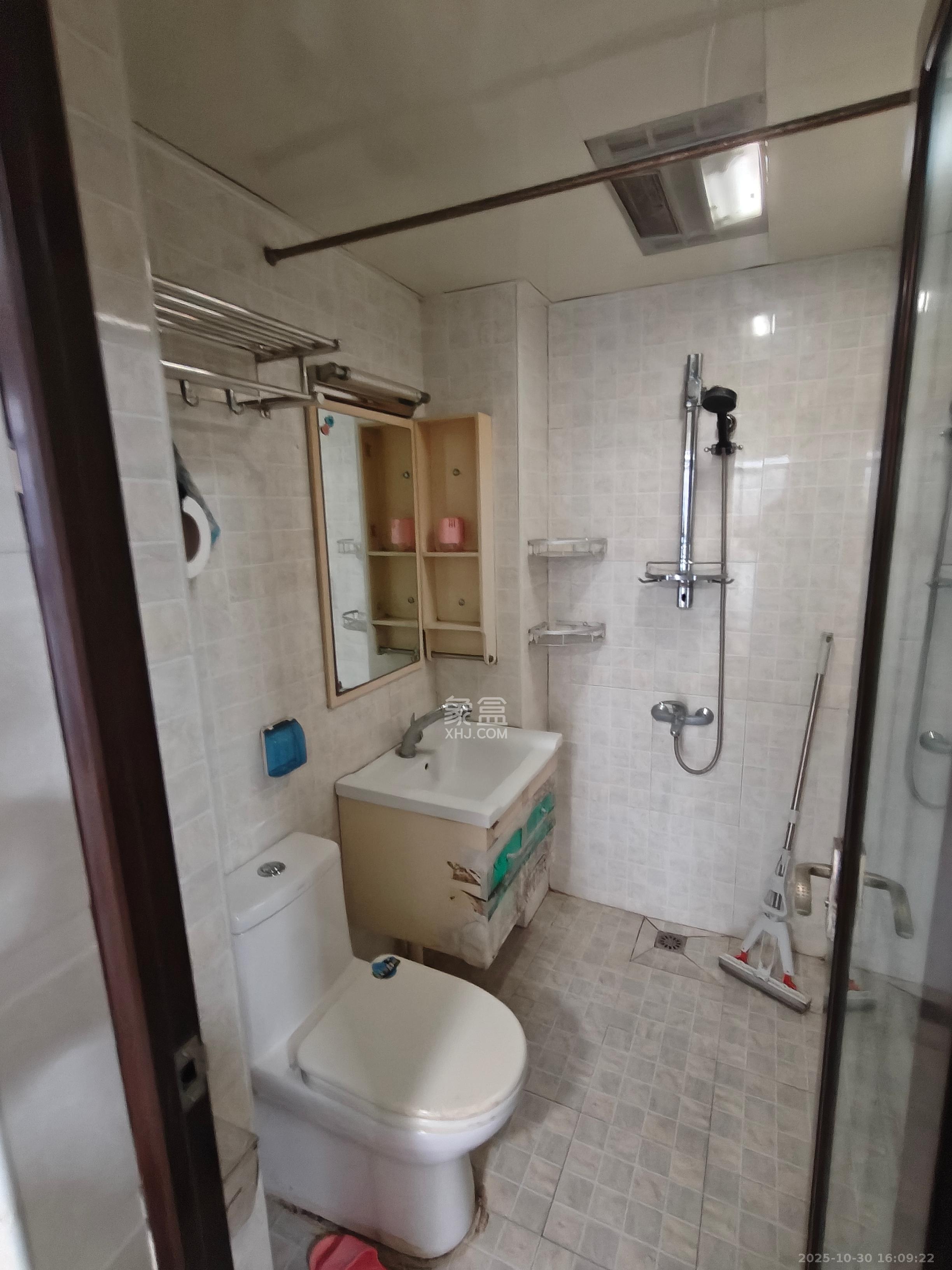 凯轩云顶  1室0厅1卫    1600.0元/月 凯轩云顶  1室0厅1卫    1600.0元/月室内图