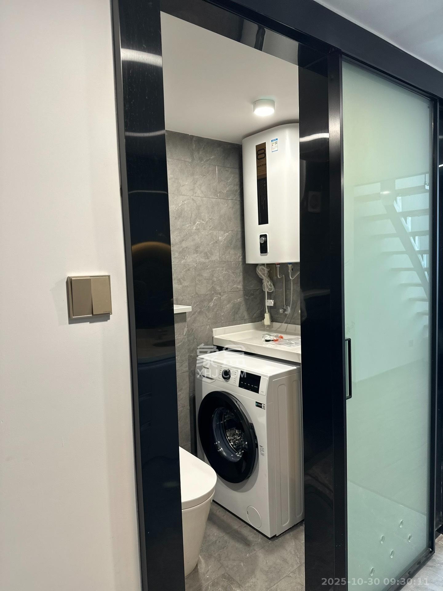 敬天广场  1室1厅1卫    2000.0元/月 敬天广场  1室1厅1卫    2000.0元/月室内图