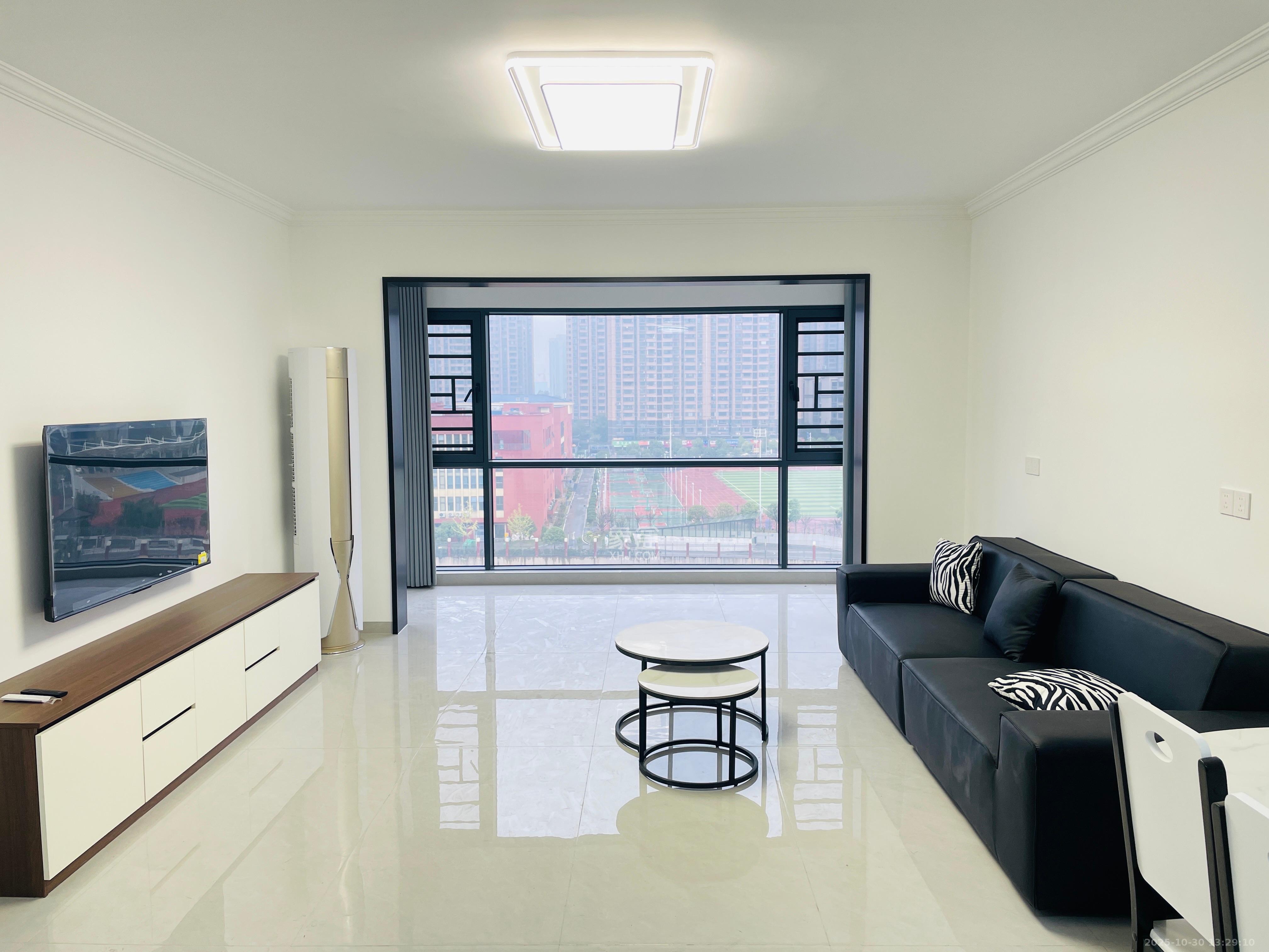 金石蓉园 4室2厅2卫 3400.0元/月 金石蓉园 4室2厅2卫 3400.0元/月室内图