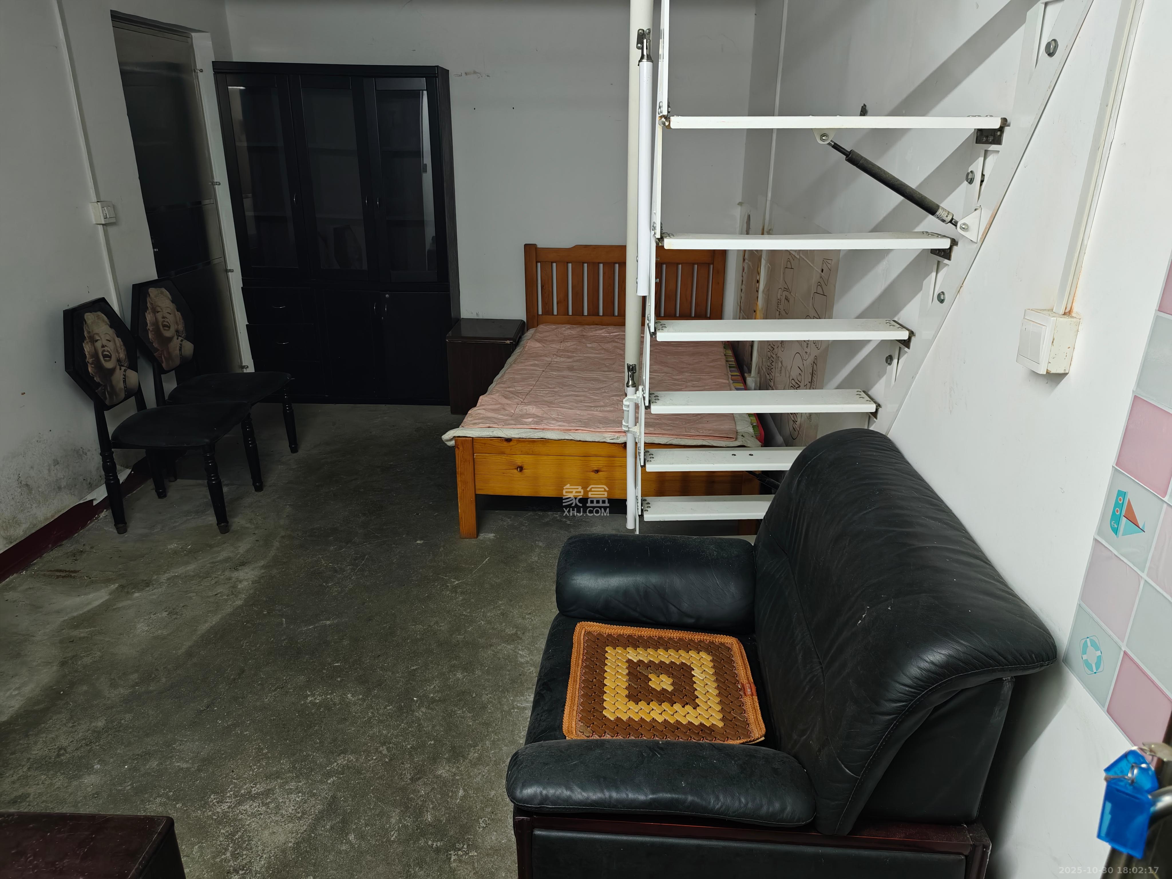 涂家冲社区(涂新小区、农商银行宿舍) 1室0厅1卫 800.0元/月 涂家冲社区(涂新小区、农商银行宿舍) 1室0厅1卫 800.0元/月室内图