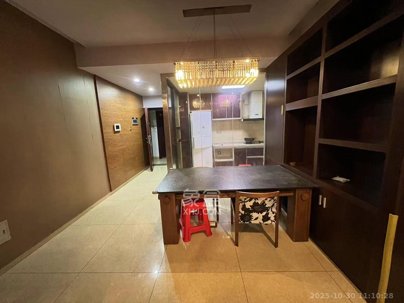 金领家族  2室2厅1卫    2100.0元/月室内图