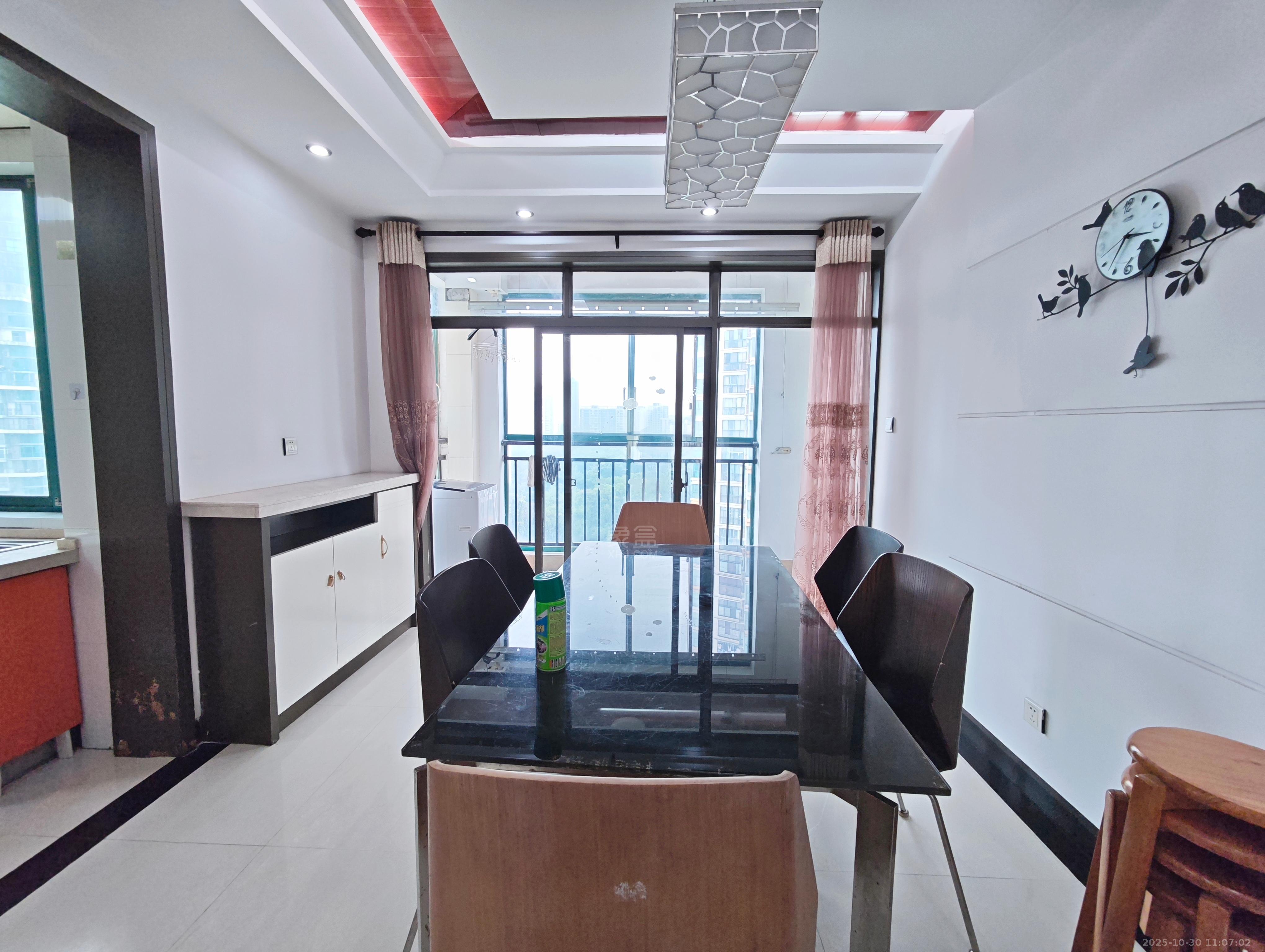 经世皇城  3室2厅2卫    1500.0元/月 经世皇城  3室2厅2卫    1500.0元/月室内图