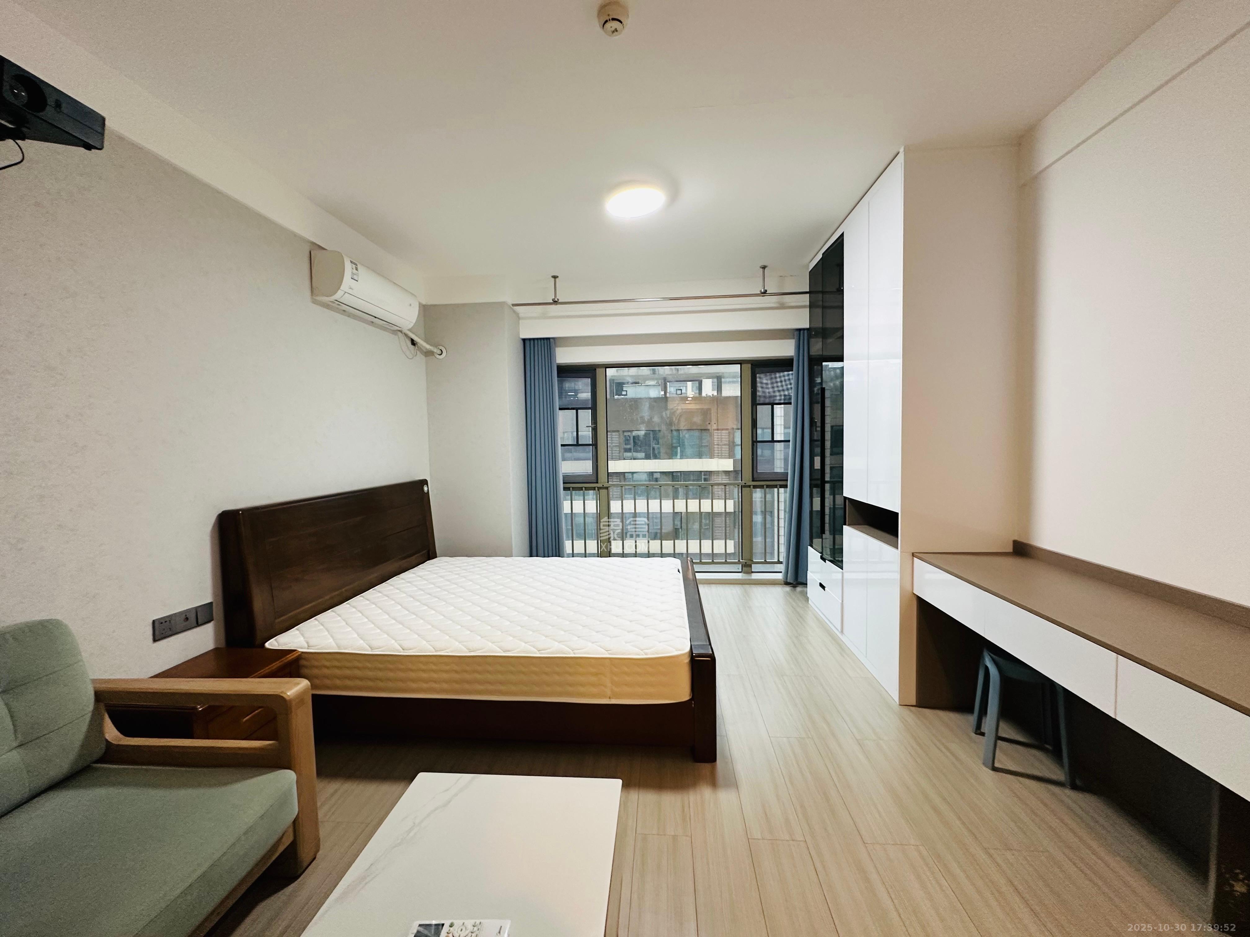 梅溪华府(新城金茂梦想华府)  1室1厅1卫    1700.0元/月 梅溪华府(新城金茂梦想华府)  1室1厅1卫    1700.0元/月