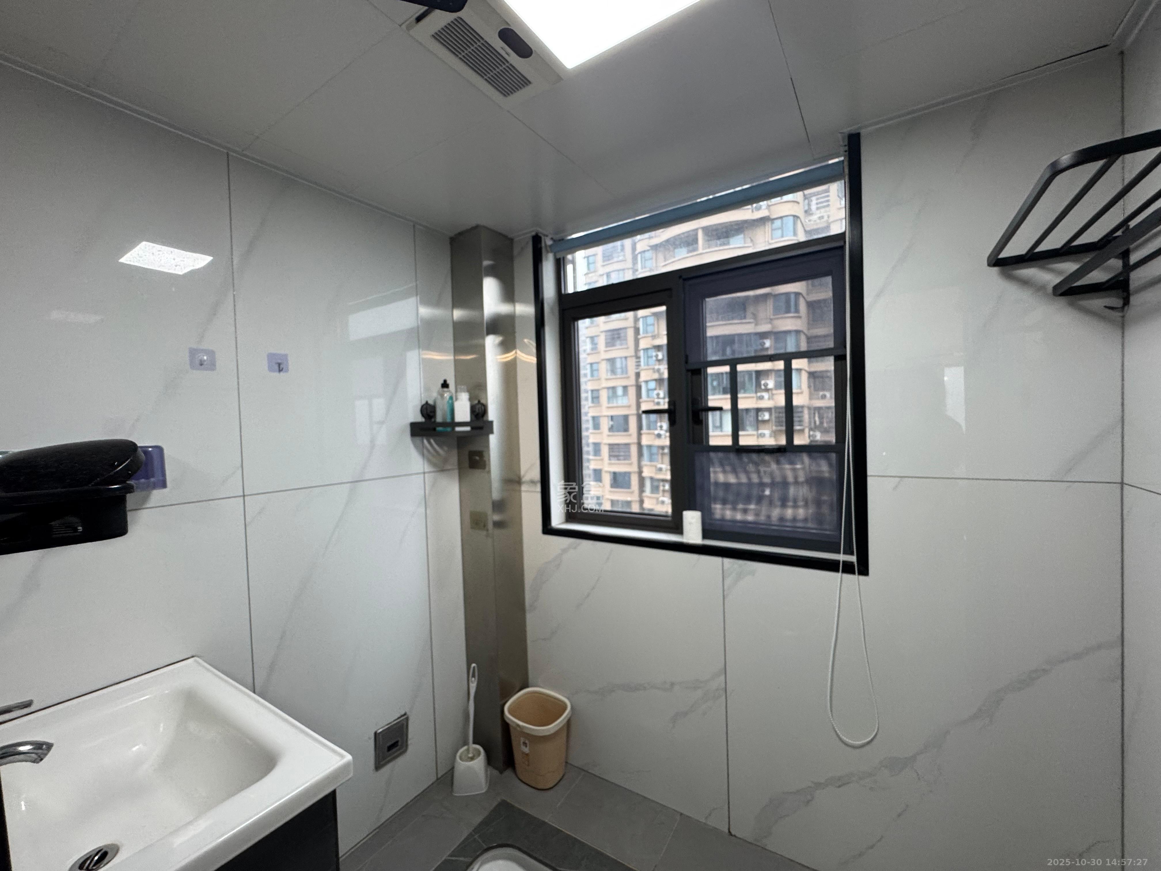 嘉雨兴园 2室1厅1卫 3000.0元/月 嘉雨兴园 2室1厅1卫 3000.0元/月室内图