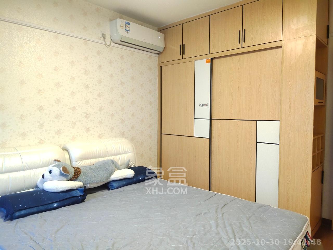 万科魅力之城非凡里 3室2厅2卫 2400.0元/月 万科魅力之城非凡里 3室2厅2卫 2400.0元/月室内图