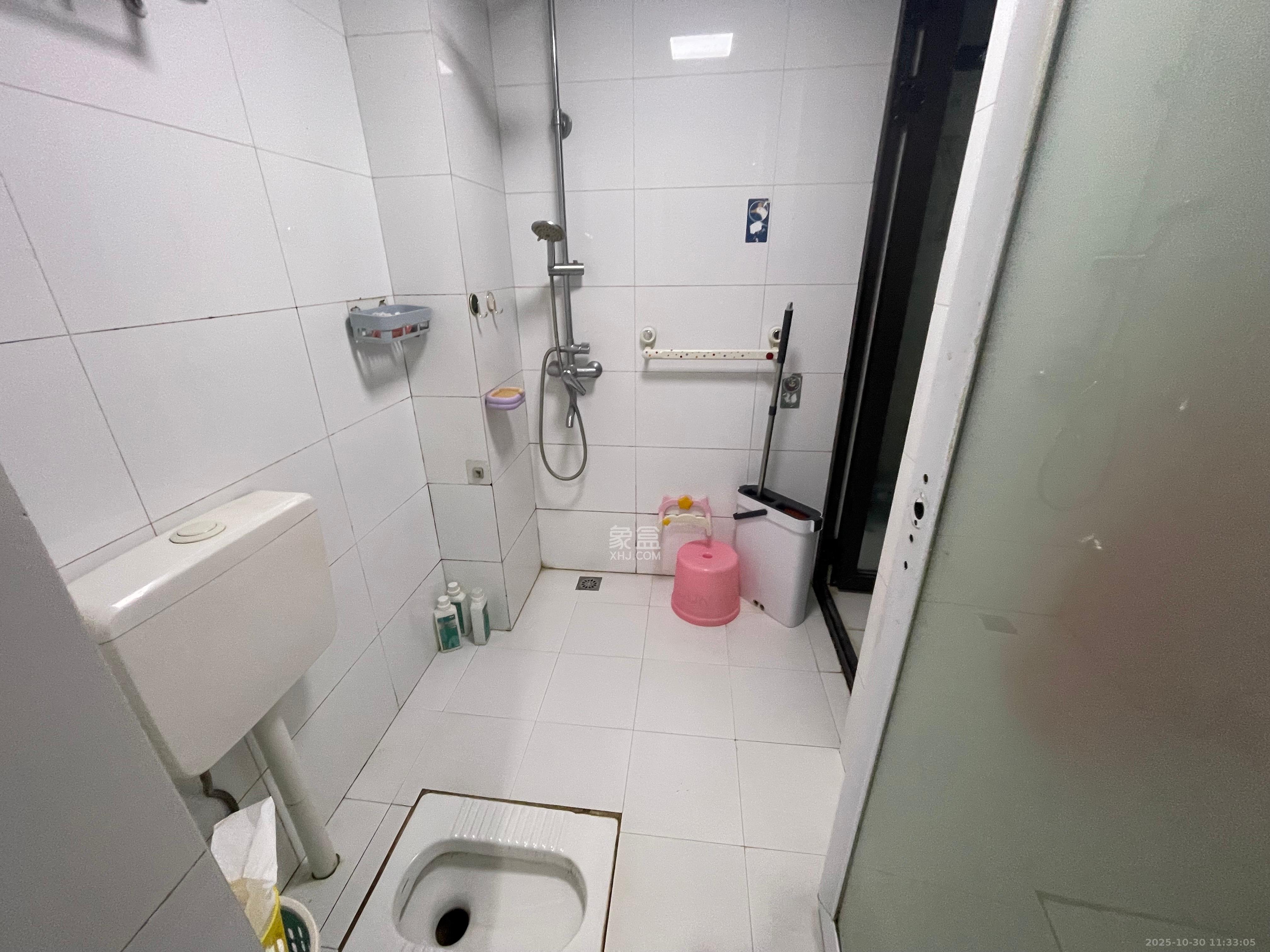 麓谷星辰 1室1厅1卫 1800.0元/月 麓谷星辰 1室1厅1卫 1800.0元/月室内图