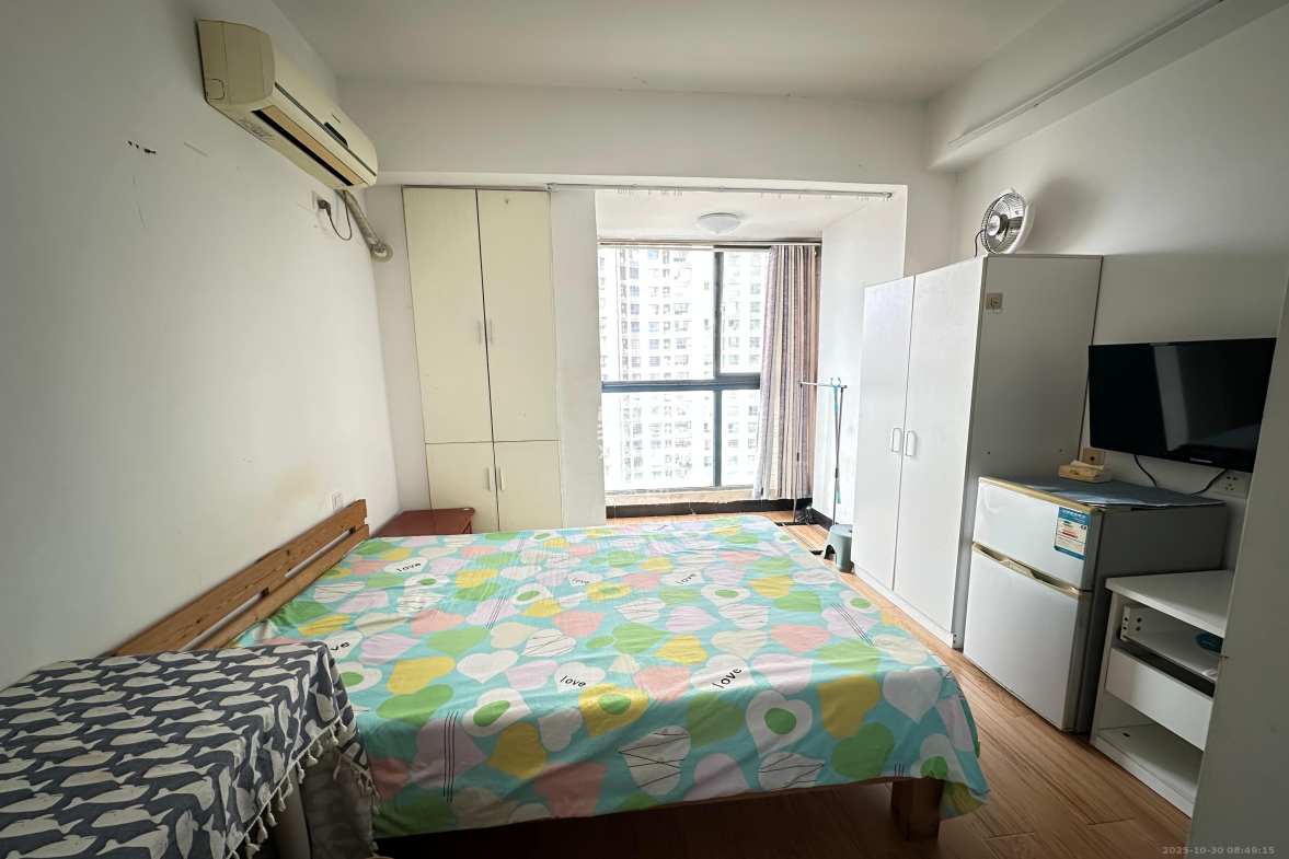 绿地中央广场 1室1厅1卫 1050.0元/月 绿地中央广场 1室1厅1卫 1050.0元/月室内图