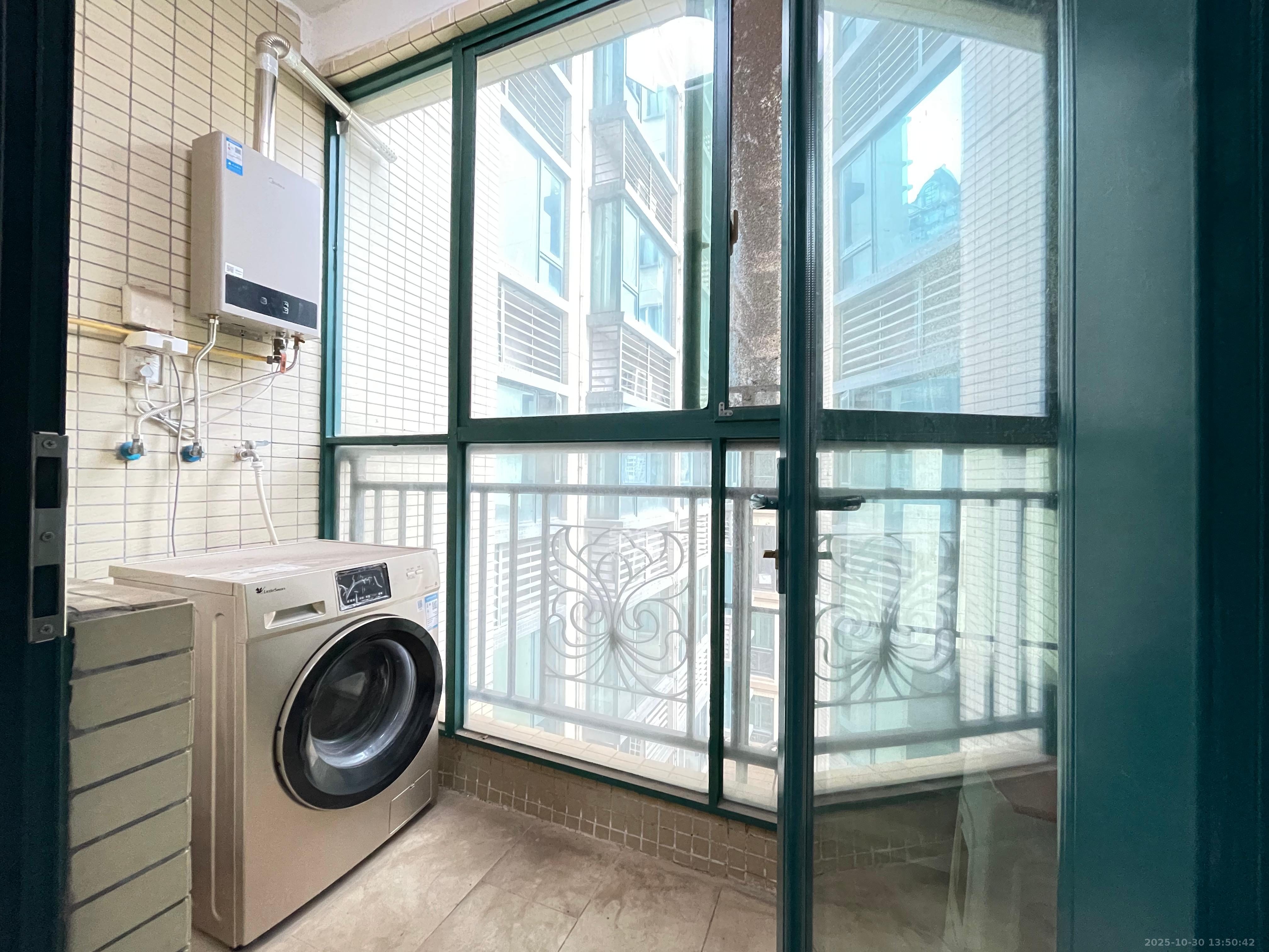 恒大名都  2室2厅1卫    1600.0元/月 恒大名都  2室2厅1卫    1600.0元/月室内图