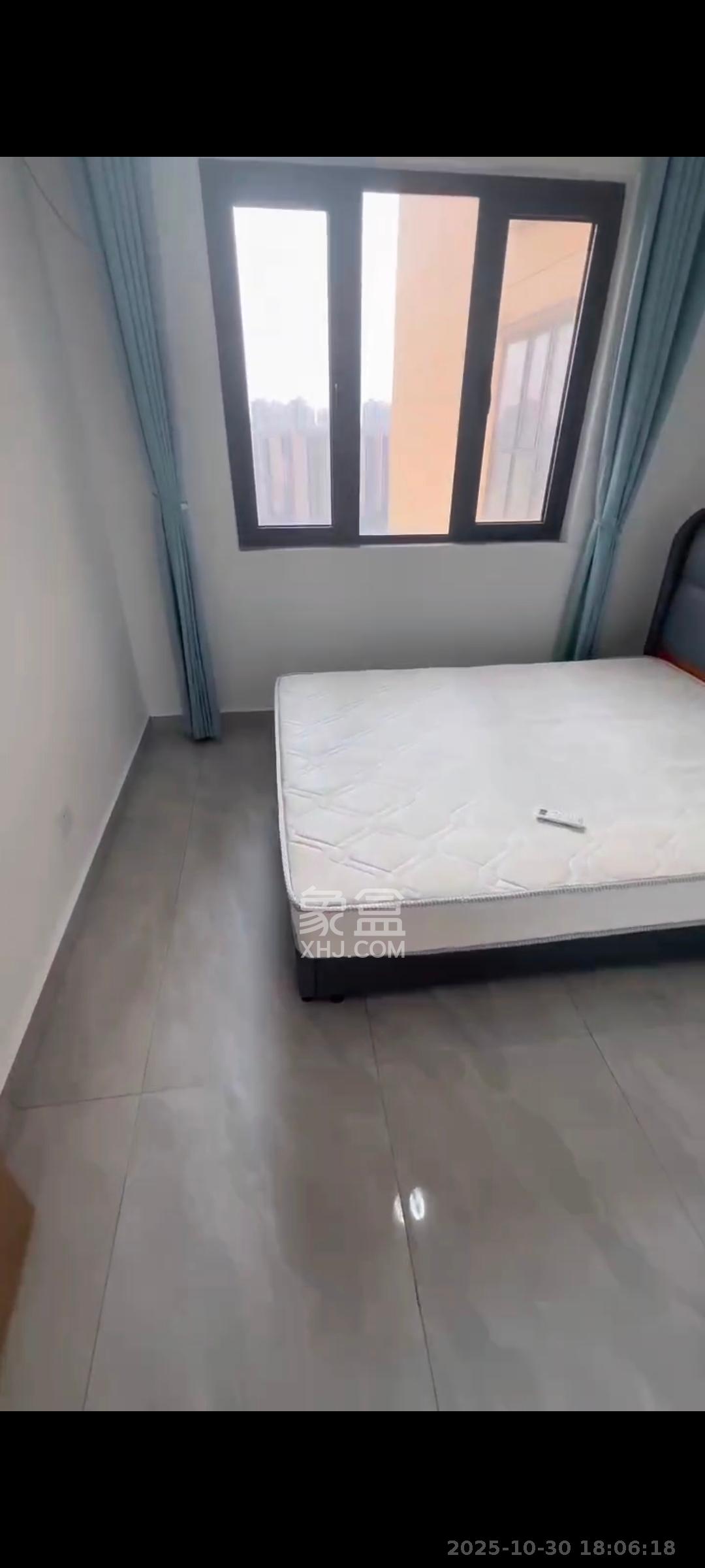 中粮鸿云  3室2厅2卫    1900.0元/月室内图