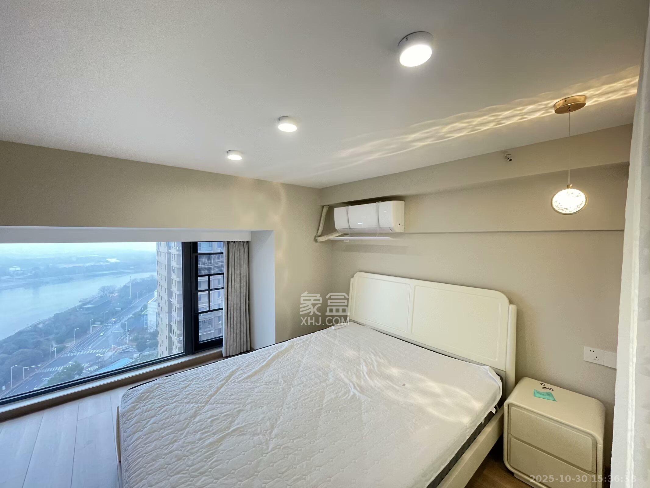 保利中环广场(保利中悦苑) 2室1厅1卫 2600.0元/月 保利中环广场(保利中悦苑) 2室1厅1卫 2600.0元/月室内图