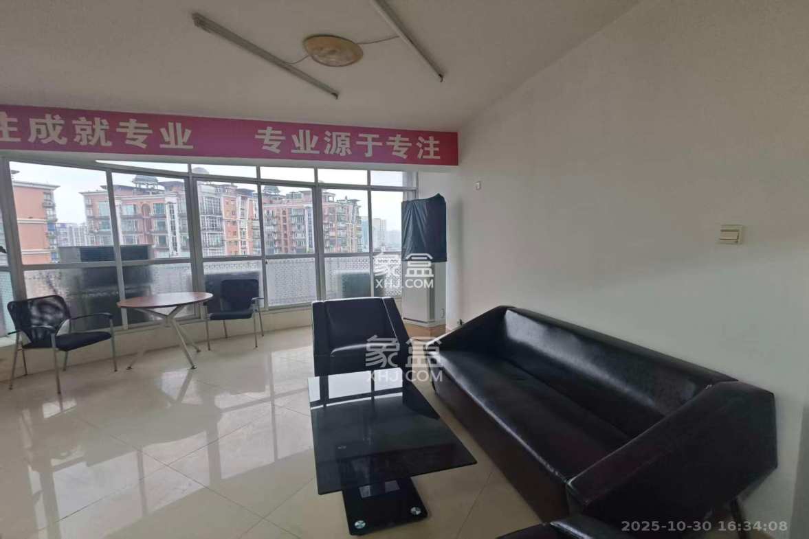 兴威名座 3室2厅1卫 3500.0元/月 兴威名座 3室2厅1卫 3500.0元/月室内图