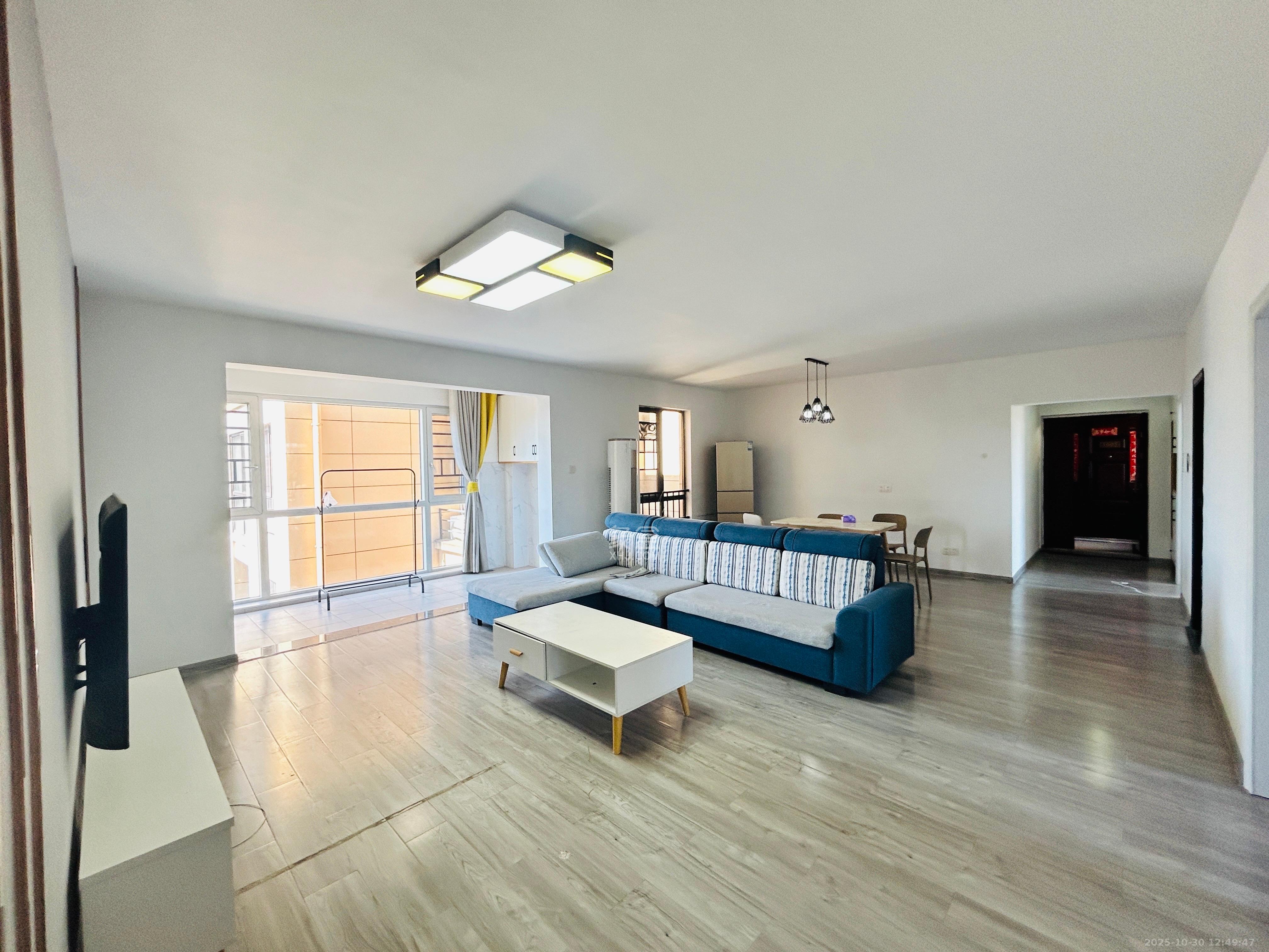 鑫远悦城(鑫远悦时代)  4室2厅3卫    3200.0元/月 鑫远悦城(鑫远悦时代)  4室2厅3卫    3200.0元/月室内图1