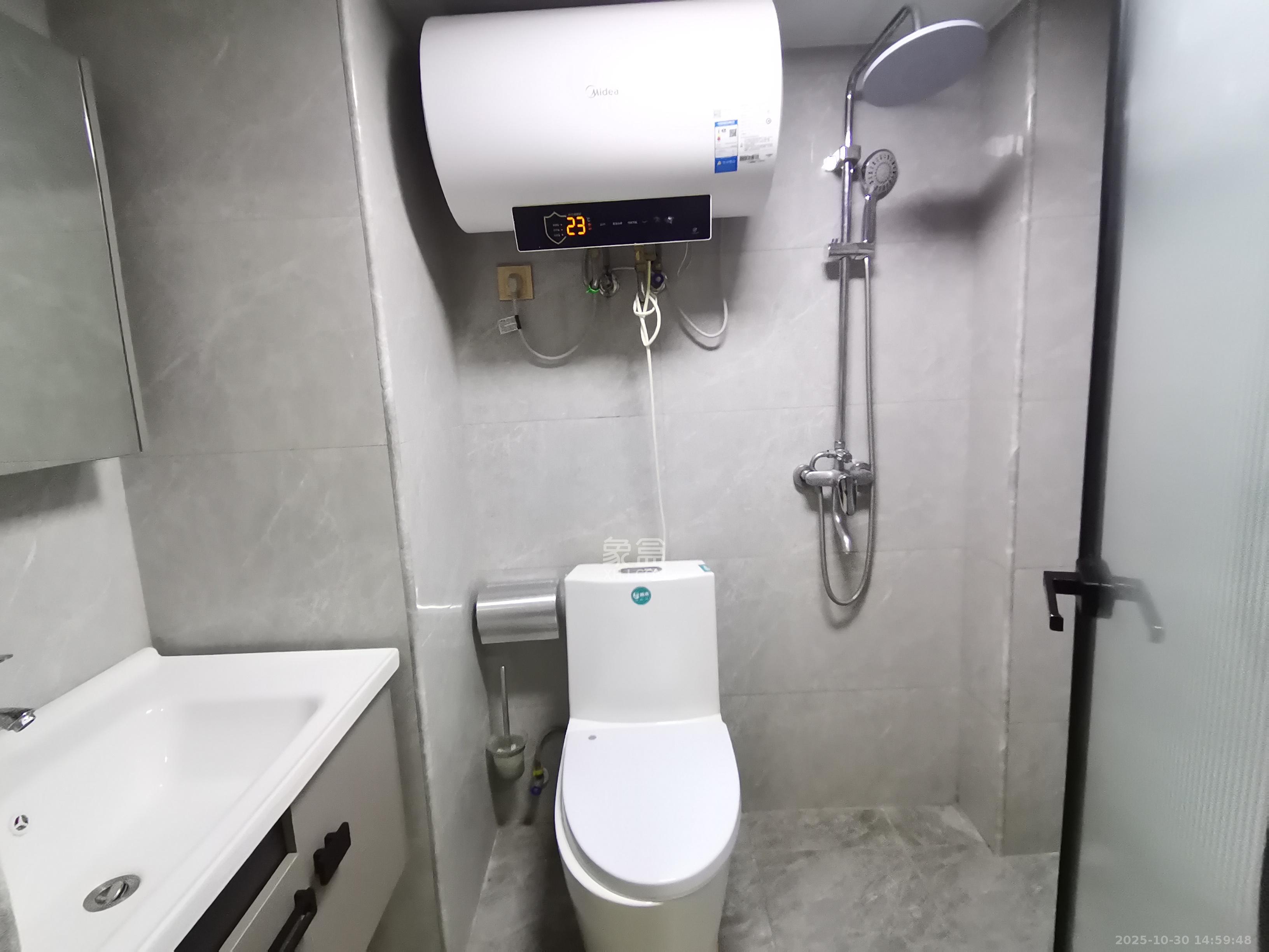 力高凤凰新天  1室1厅1卫    2300.0元/月室内图